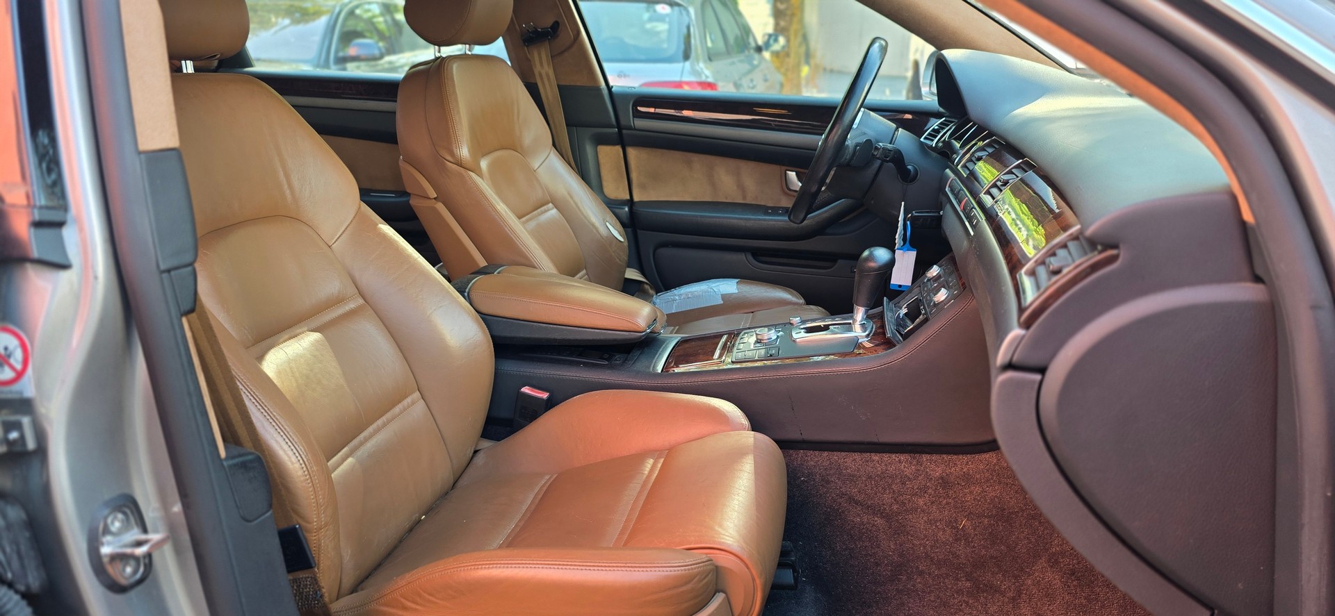 AUDI A8 4.2 quattro tiptronic-image-14