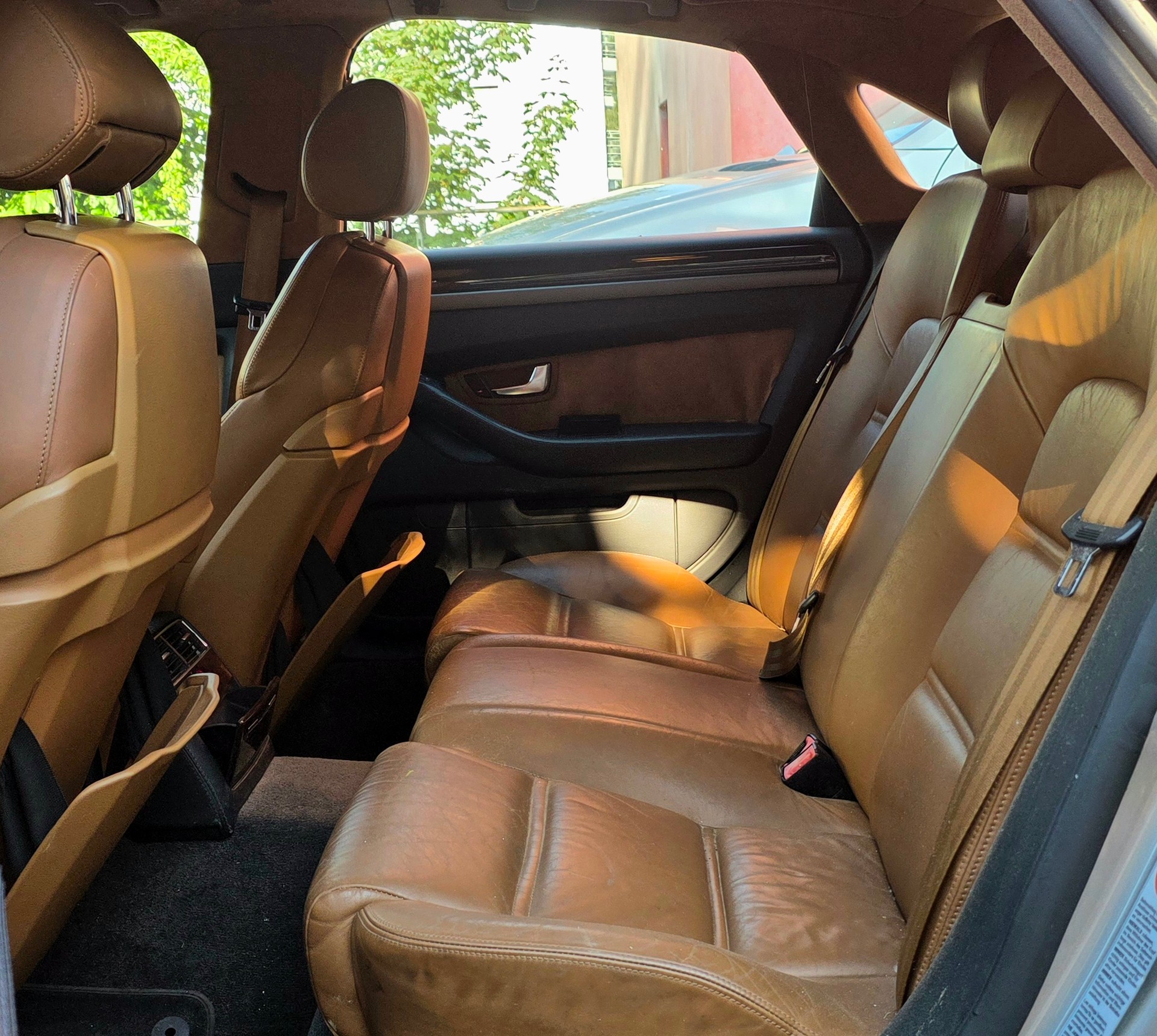 AUDI A8 4.2 quattro tiptronic-image-12