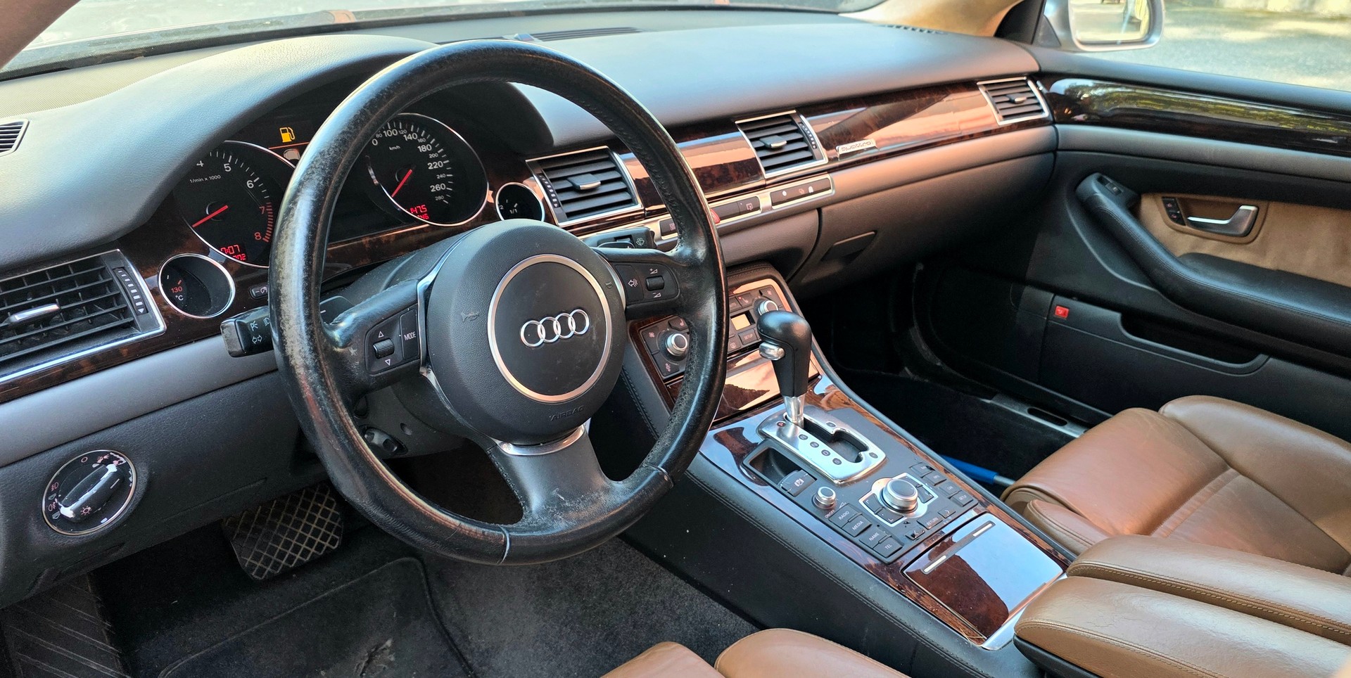 AUDI A8 4.2 quattro tiptronic-image-10
