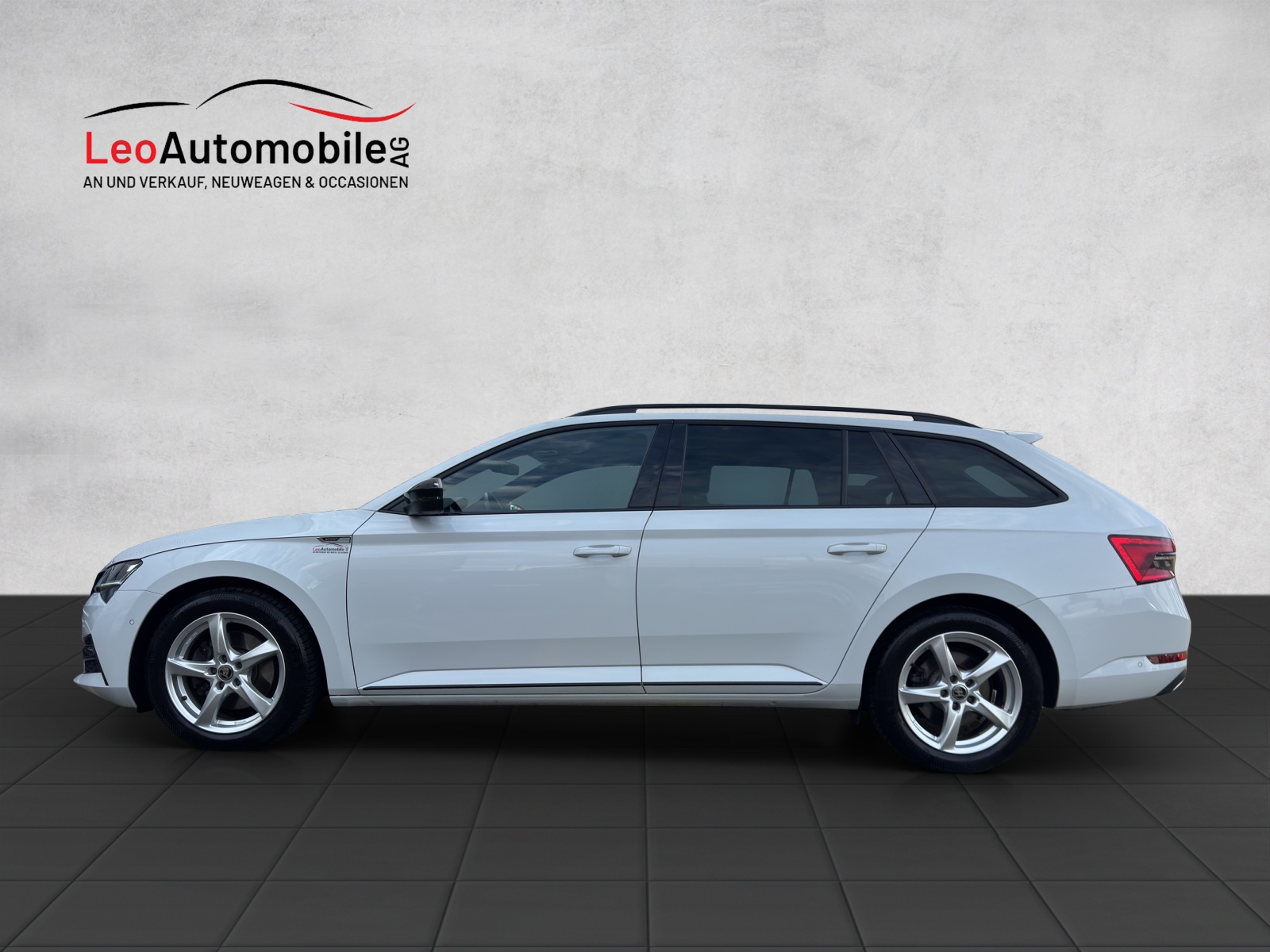 SKODA Superb Combi 2.0 TDi SportLine 4x4 DSG-image-1