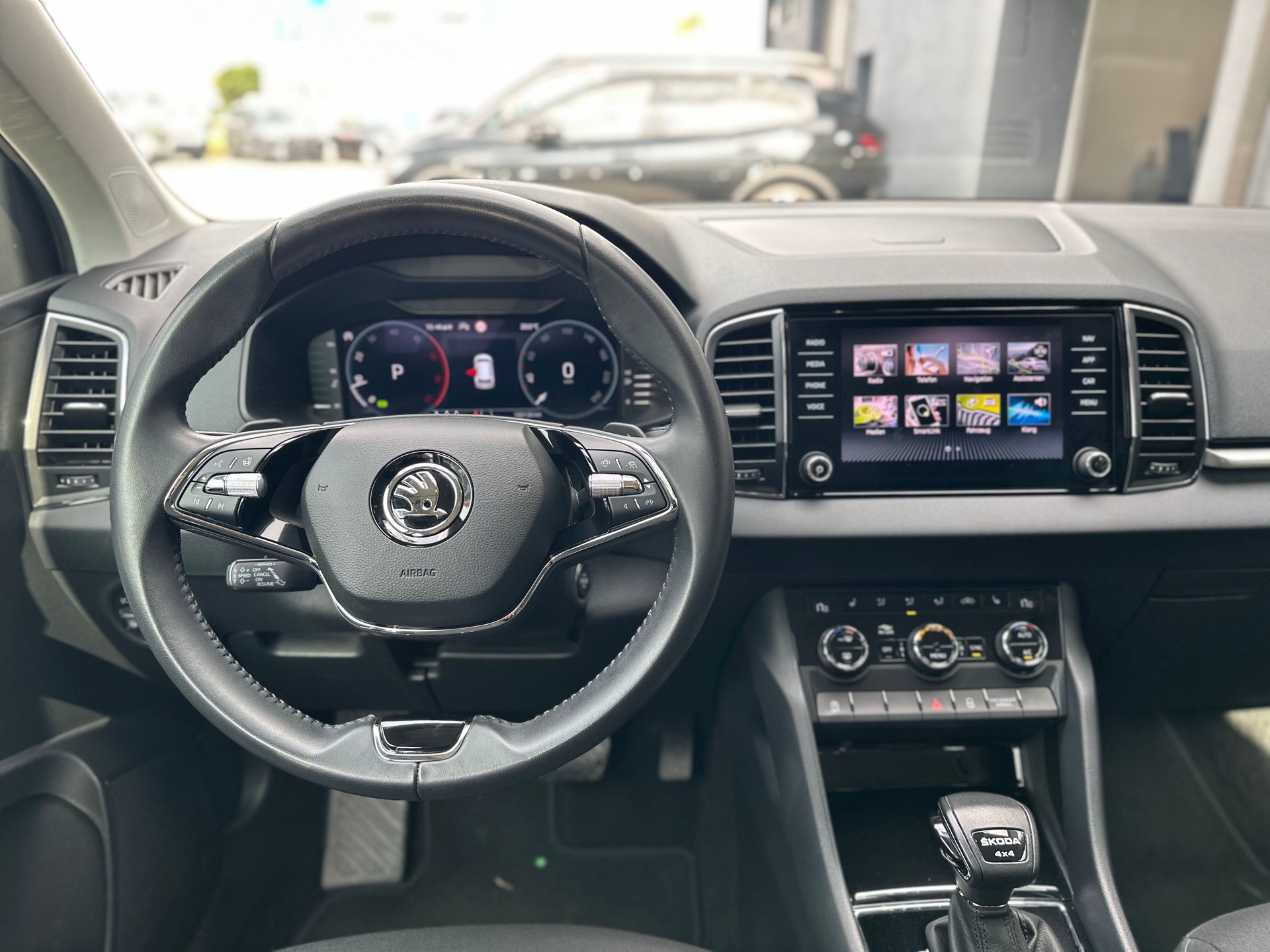 SKODA Karoq 2.0 TDI CR Ambition 4x4 DSG-image-7