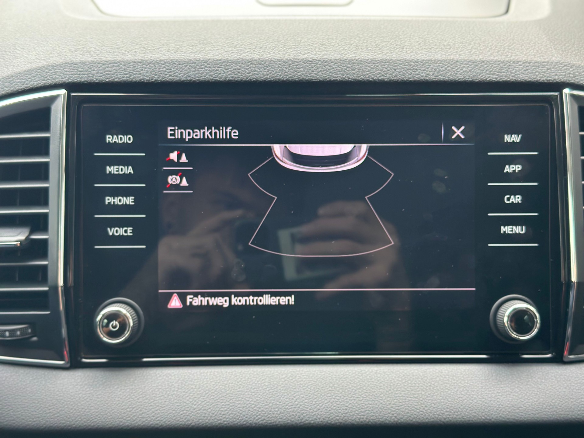SKODA Karoq 2.0 TDI CR Ambition 4x4 DSG-image-13