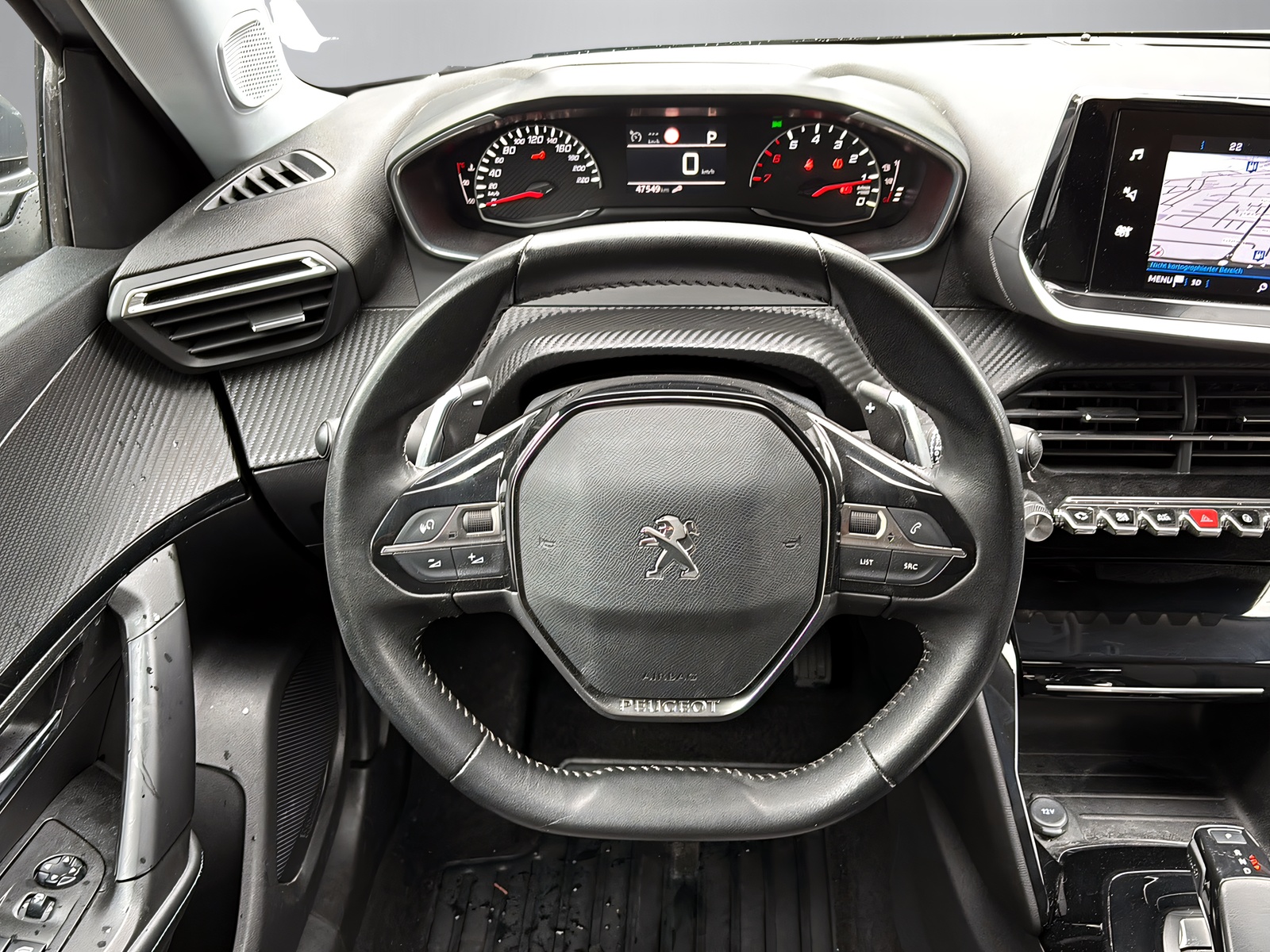 PEUGEOT 2008 1.2 PureTech 130 Allure-image-3