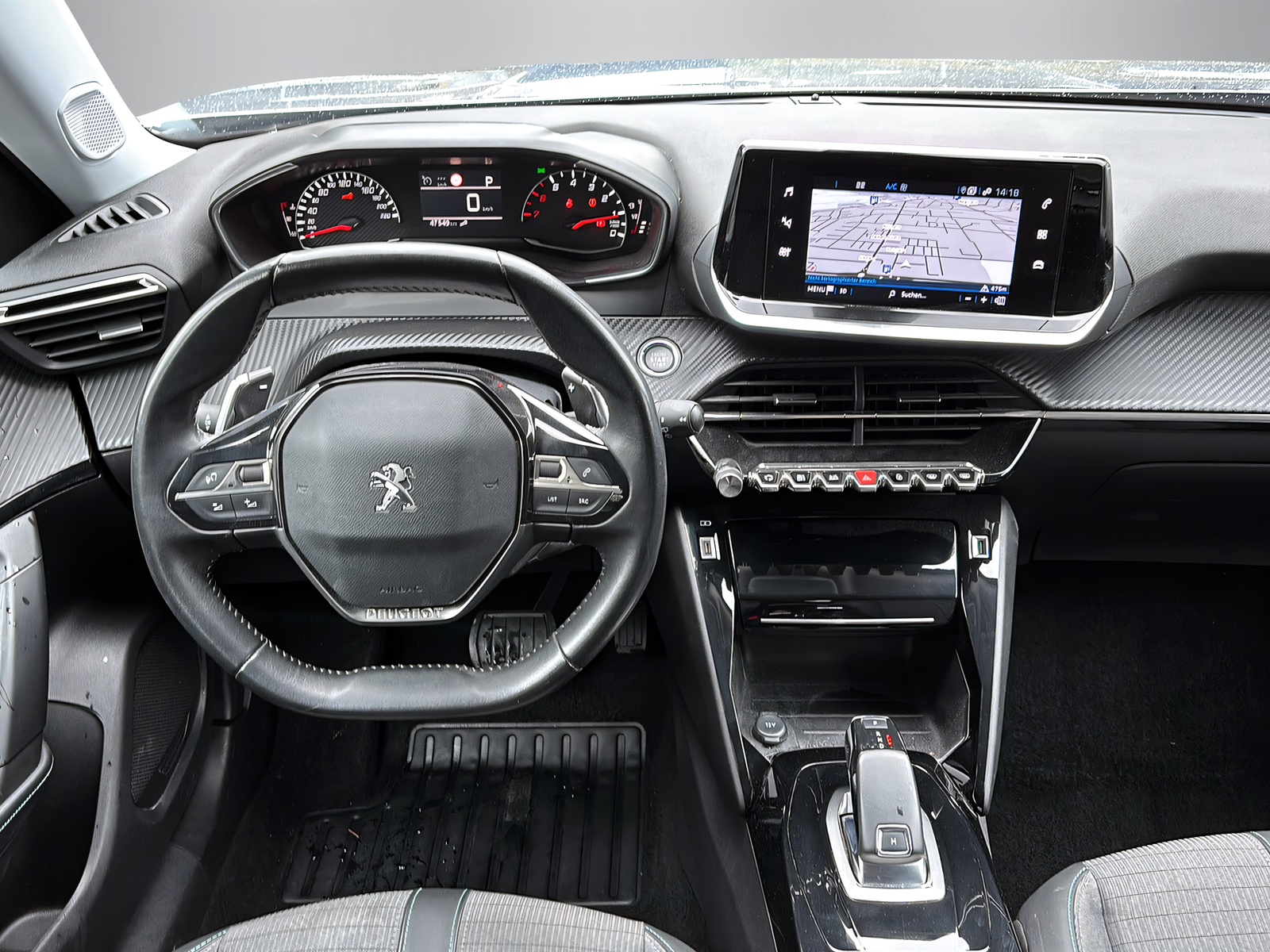 PEUGEOT 2008 1.2 PureTech 130 Allure-image-4