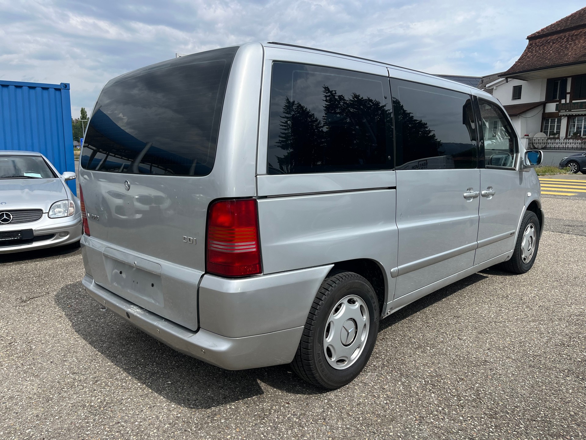 MERCEDES-BENZ V 220 CDI Fashion-image-13