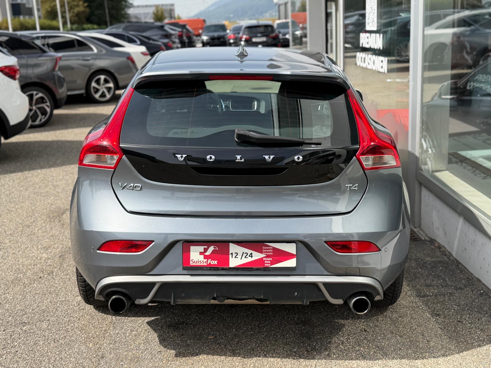 VOLVO V40 T4 Momentum Powershift-image-3