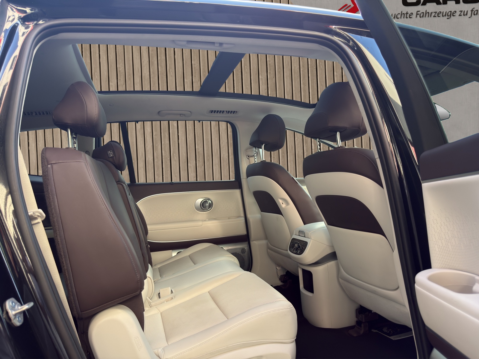 HYUNDAI Ioniq 9 110kWh Vertex Caligraphy 4WD-image-5