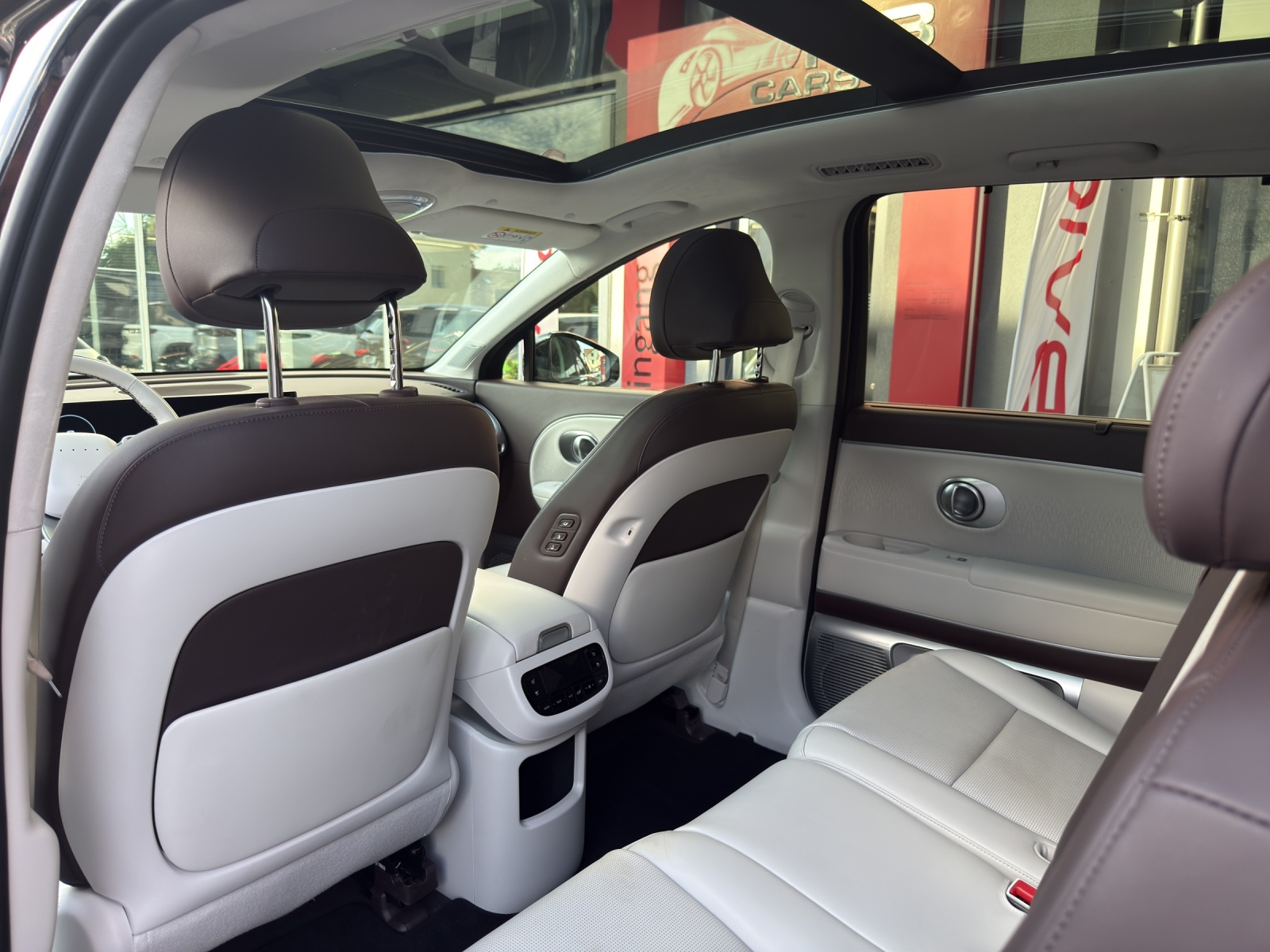HYUNDAI Ioniq 9 110kWh Vertex Caligraphy 4WD-image-10