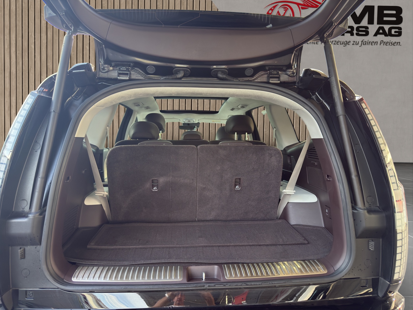 HYUNDAI Ioniq 9 110kWh Vertex Caligraphy 4WD-image-11