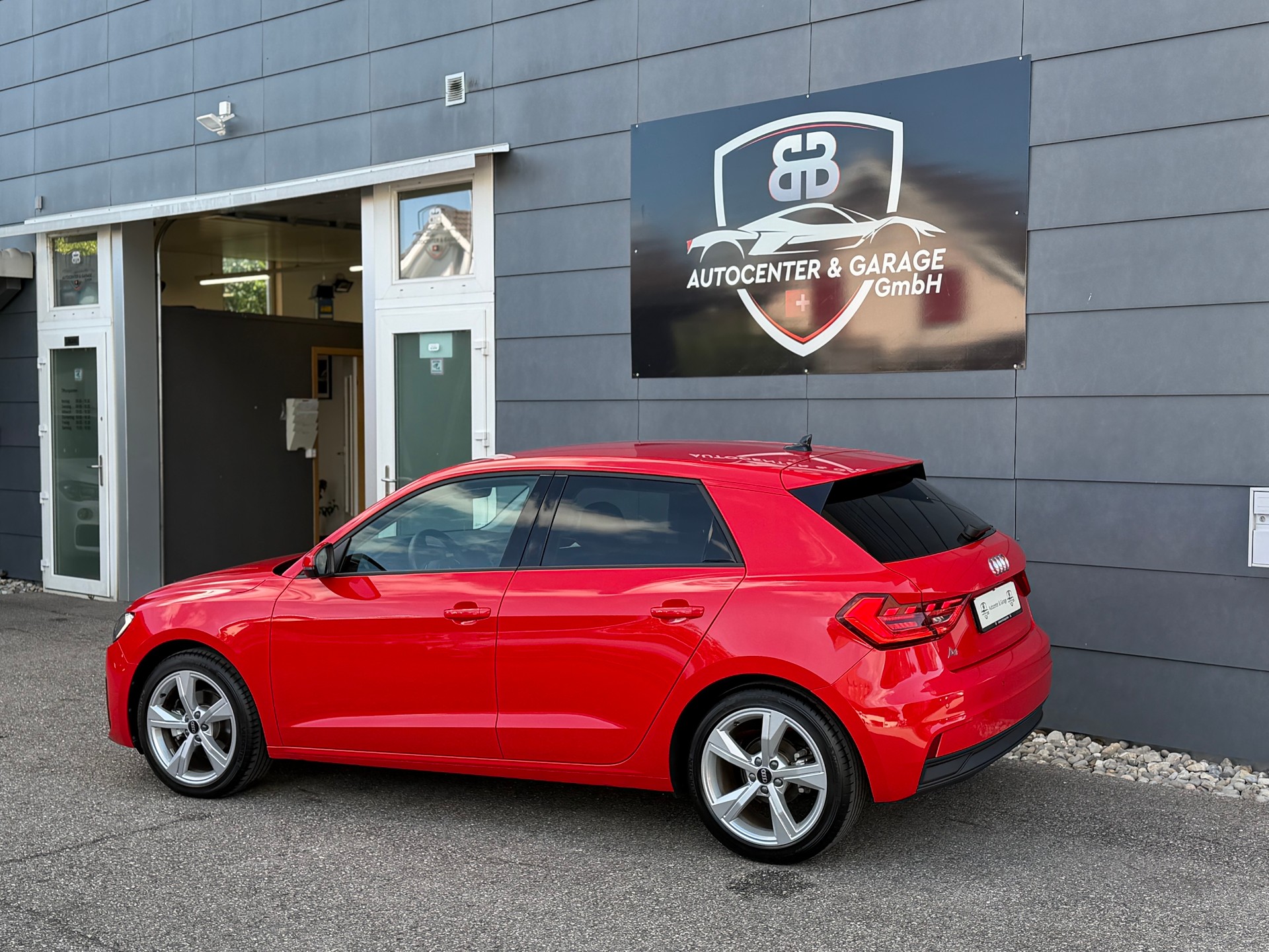 AUDI A1 Sportback 30 TFSI S-tronic °° 5 Jahre / 100'000 Hersteller Garantie °°-image-4
