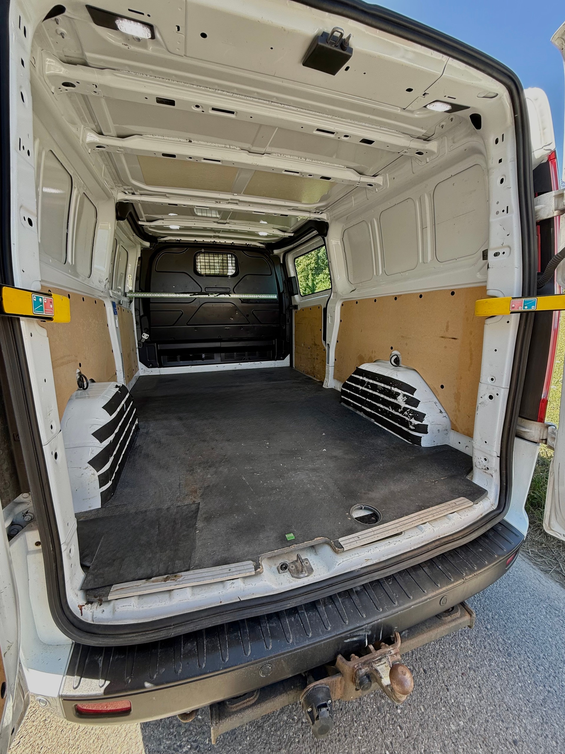 FORD Transit Custom Van 340 L2H1 Limited-image-12