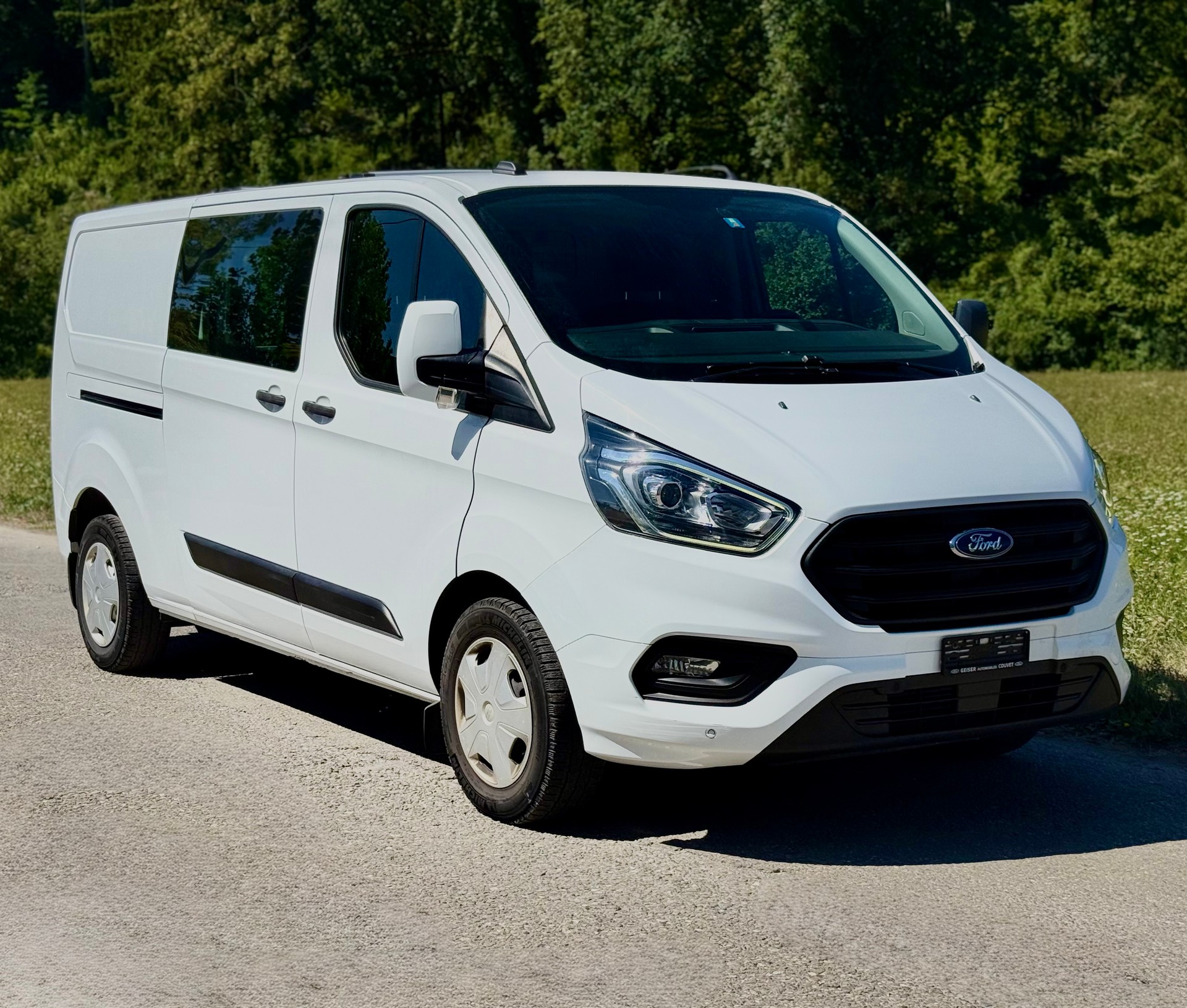 FORD Transit Custom Van 340 L2H1 Limited-image-1