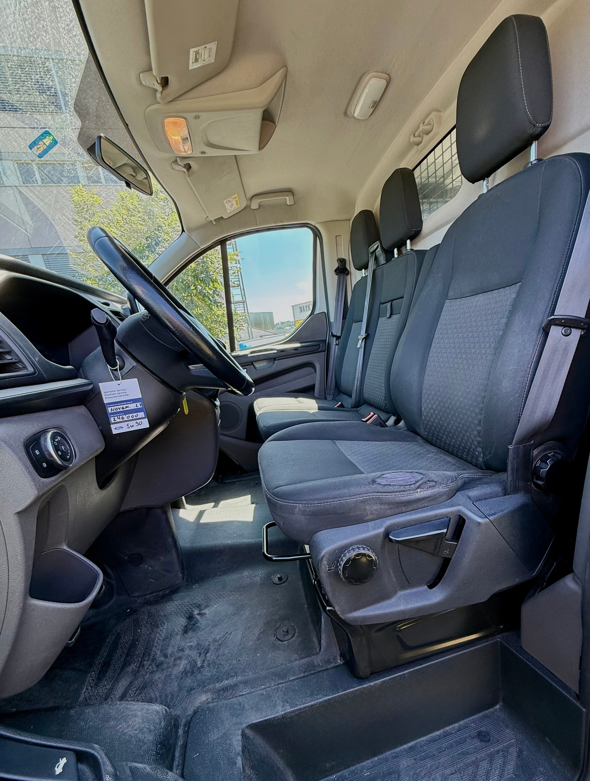 FORD Transit Custom Van 340 L2H1 Limited-image-6
