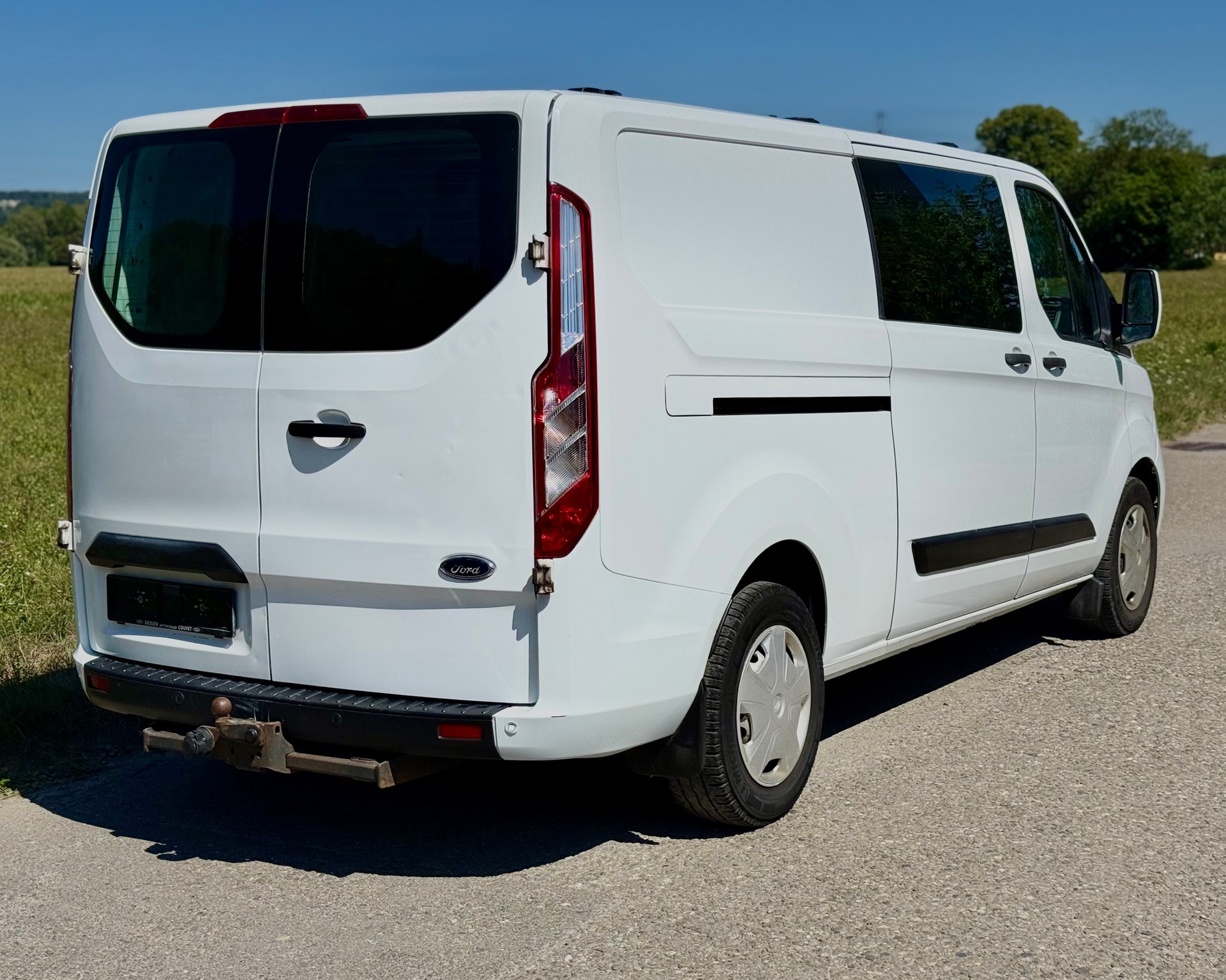 FORD Transit Custom Van 340 L2H1 Limited-image-5