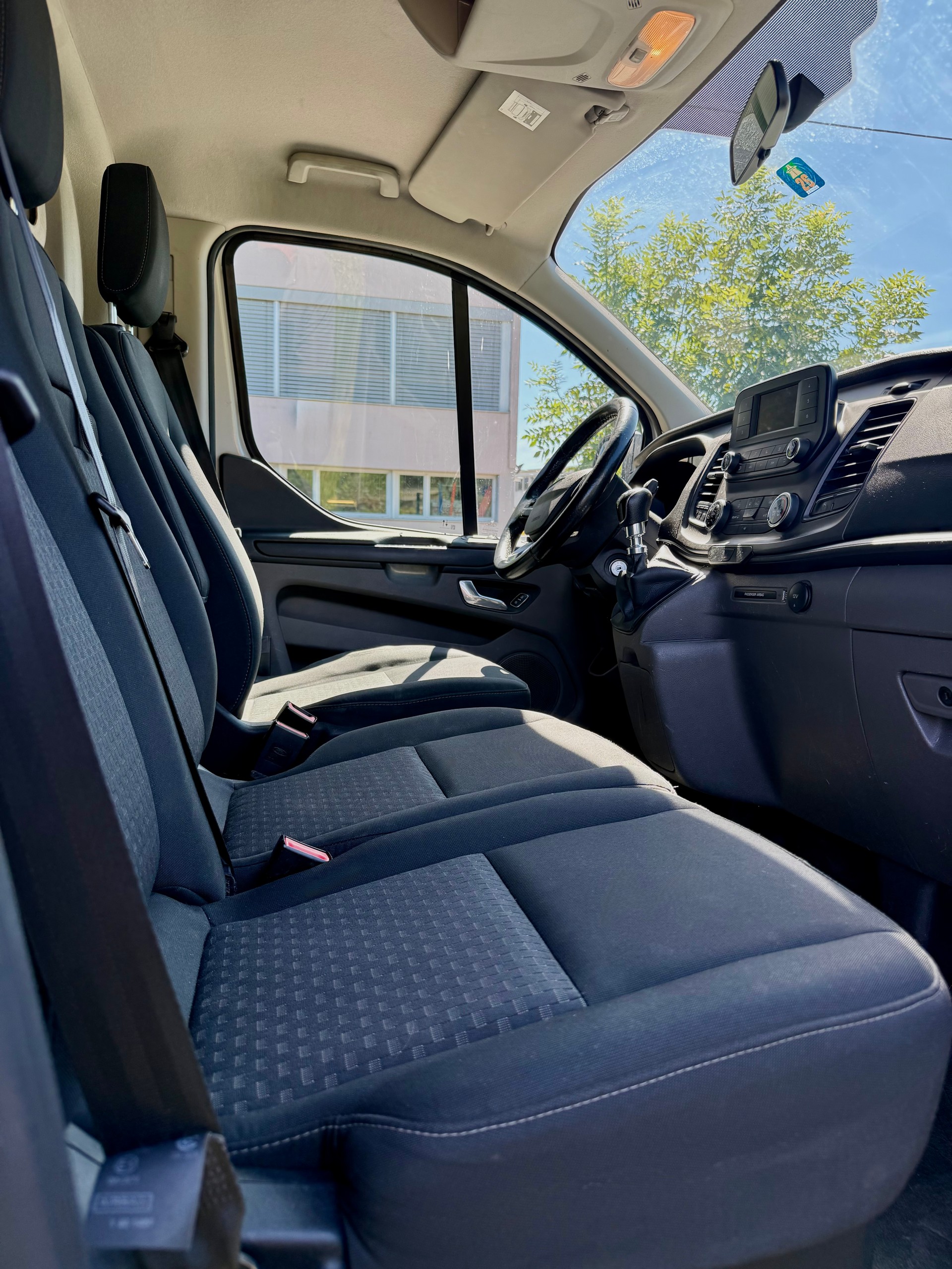 FORD Transit Custom Van 340 L2H1 Limited-image-10
