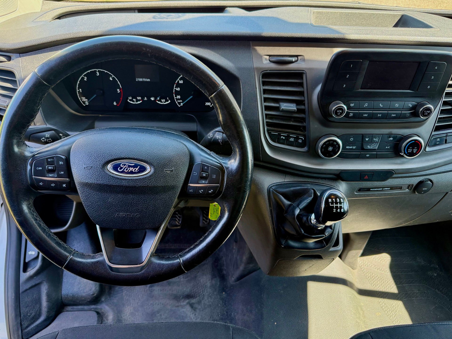 FORD Transit Custom Van 340 L2H1 Limited-image-7