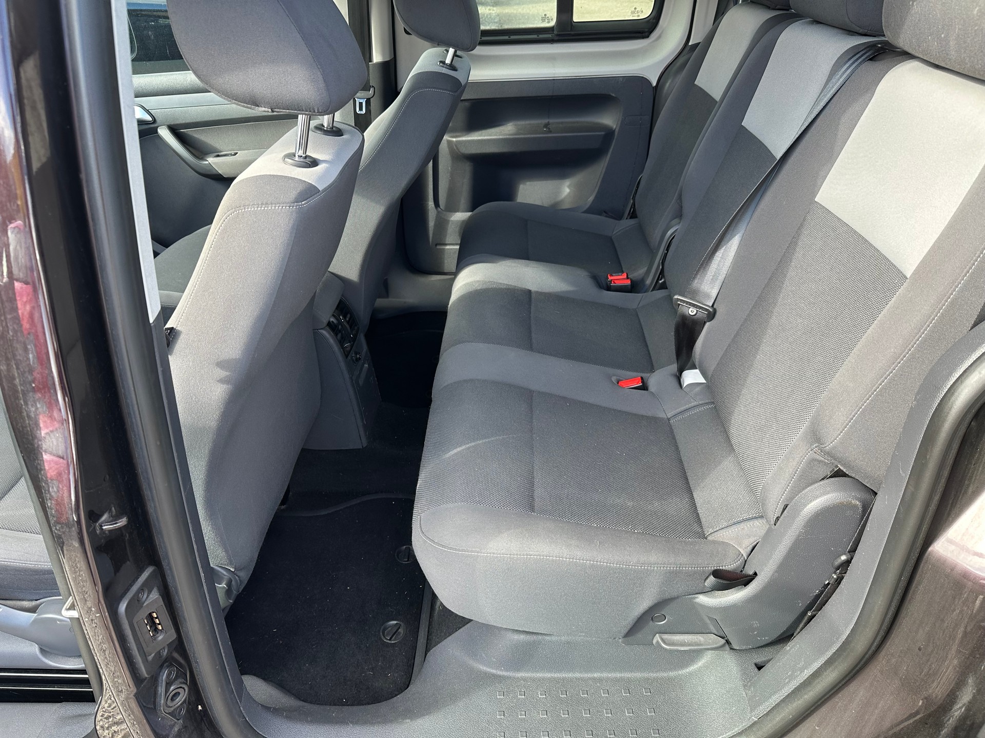 VW Caddy Maxi 2.0 TDI Blue Motion Trendline DSG-image-9