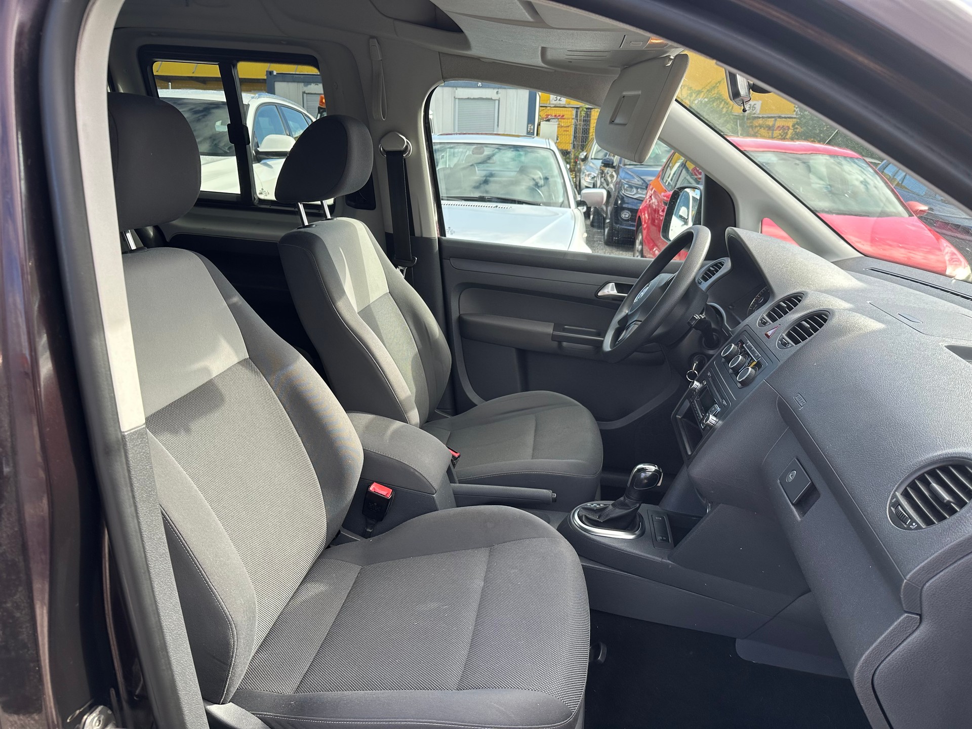 VW Caddy Maxi 2.0 TDI Blue Motion Trendline DSG-image-7