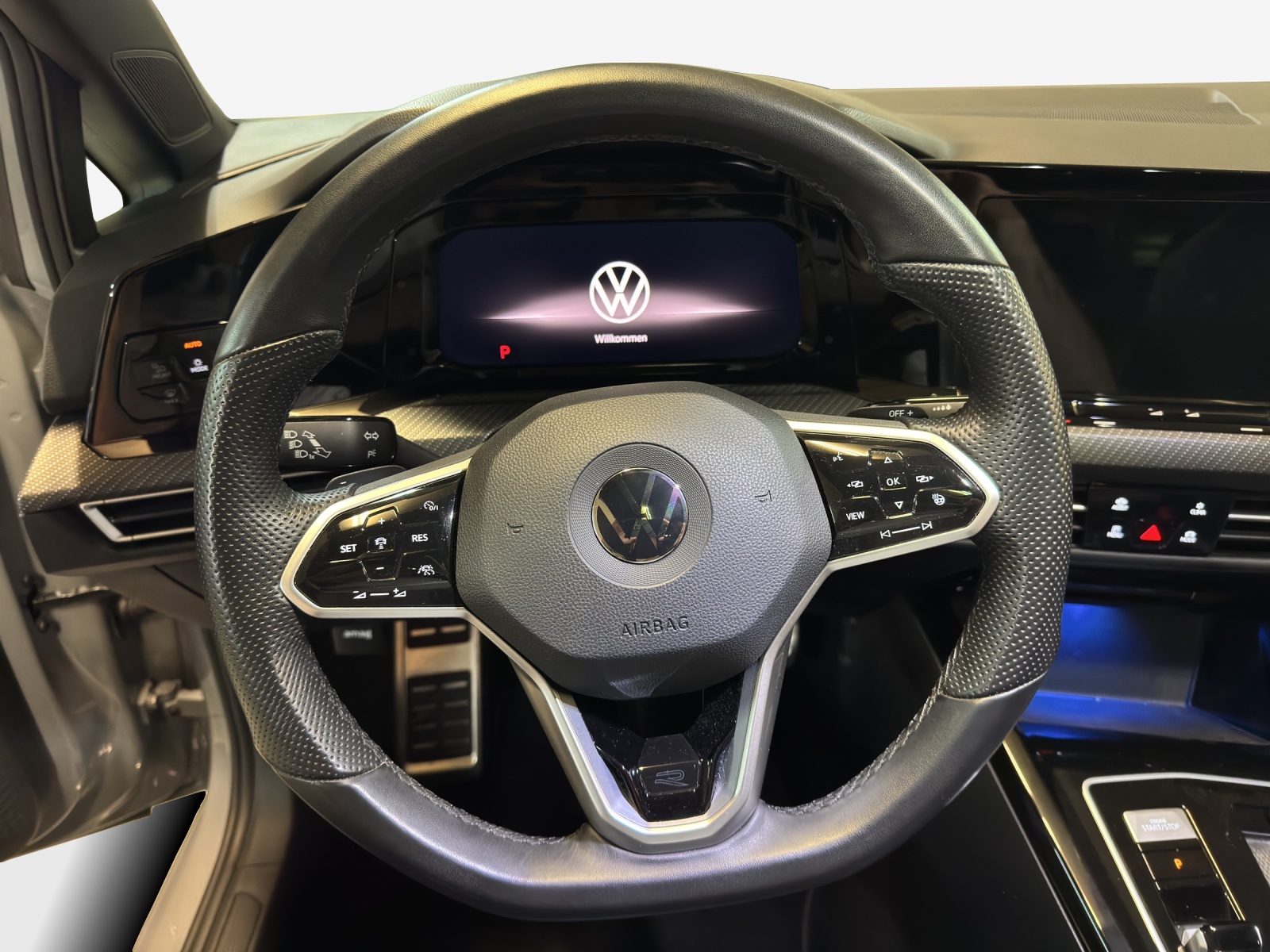 VW Golf 2.0 TSI R-Line DSG 4 Motion-image-9