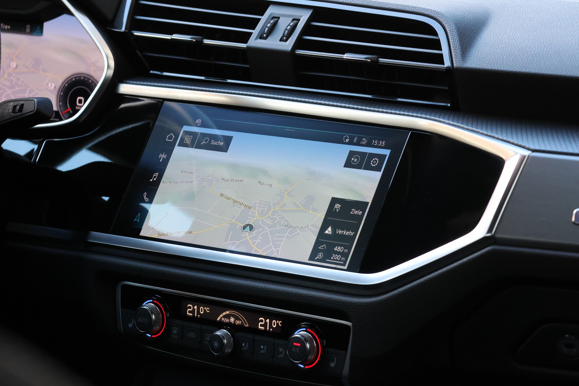 AUDI Q3 45 TFSI S line quattro S-tronic (CH)-image-21