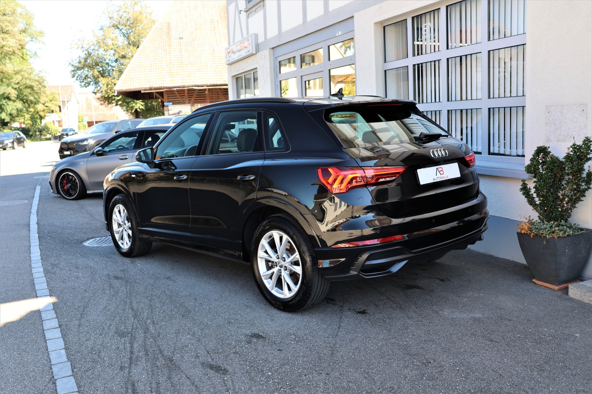 AUDI Q3 45 TFSI S line quattro S-tronic (CH)-image-6