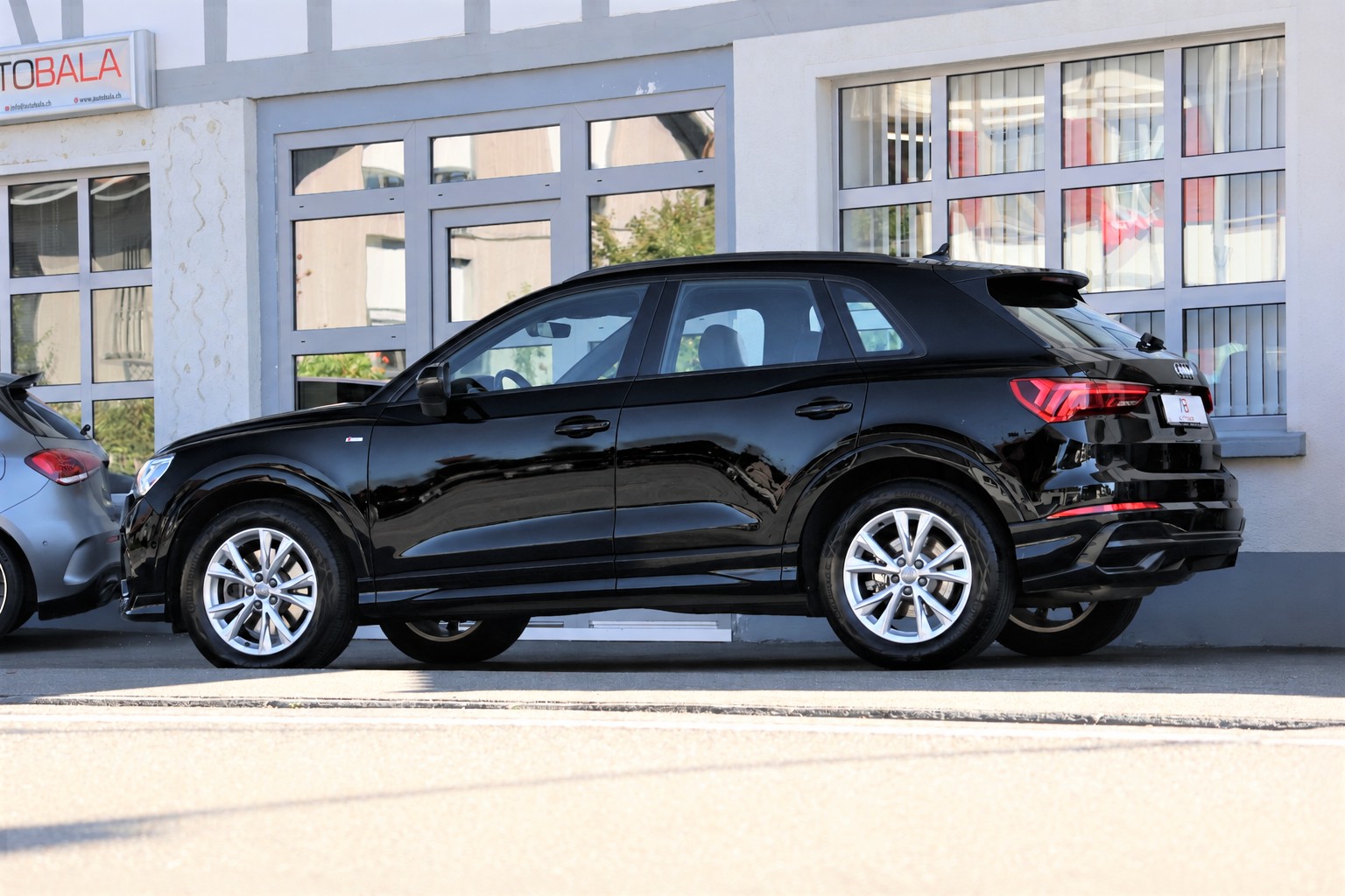 AUDI Q3 45 TFSI S line quattro S-tronic (CH)-image-3