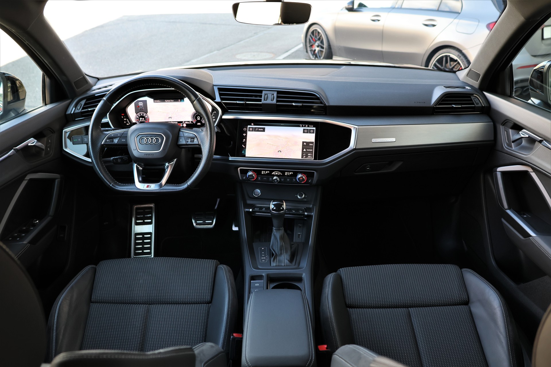 AUDI Q3 45 TFSI S line quattro S-tronic (CH)-image-15