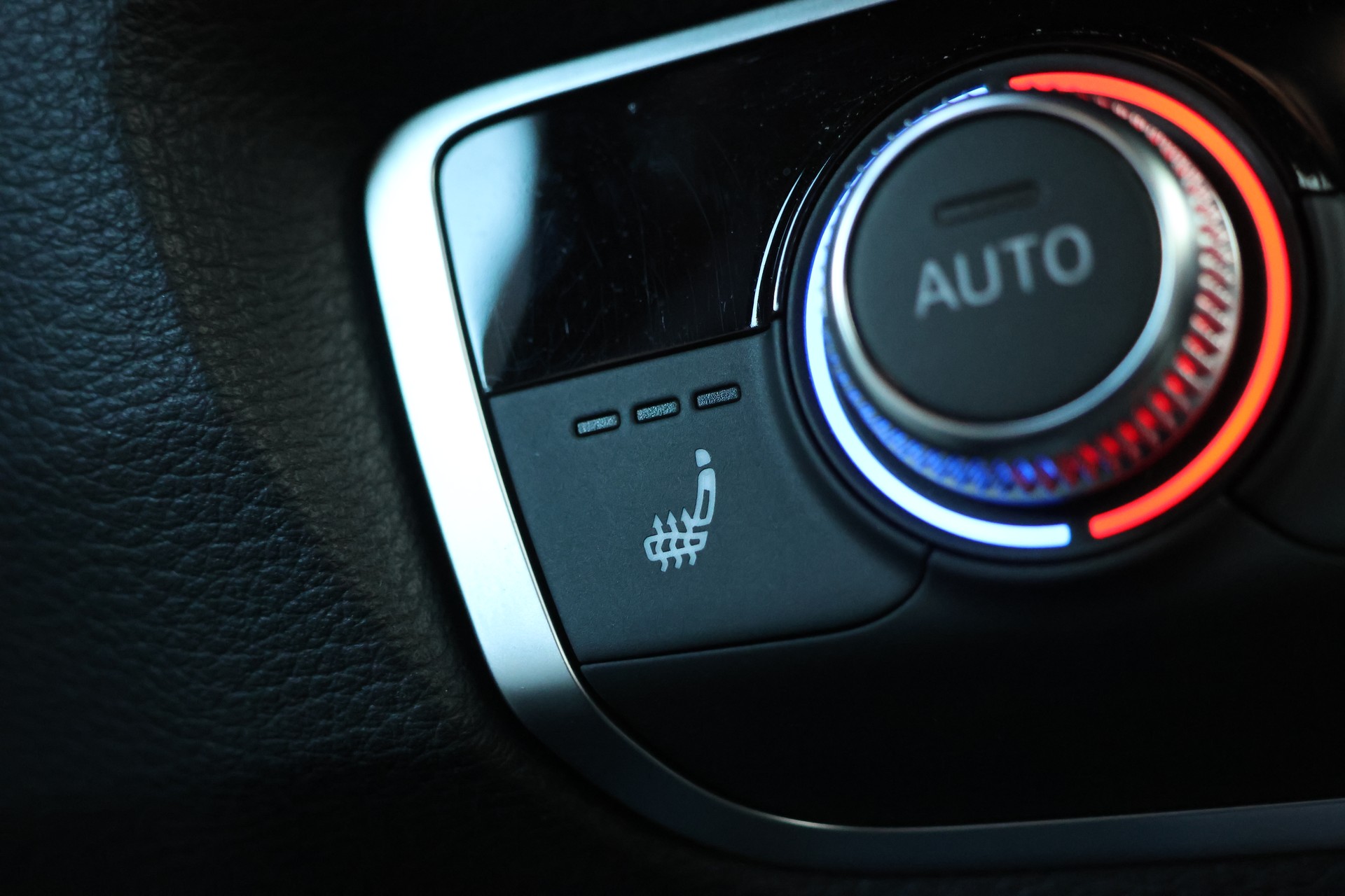 AUDI Q3 45 TFSI S line quattro S-tronic (CH)-image-30