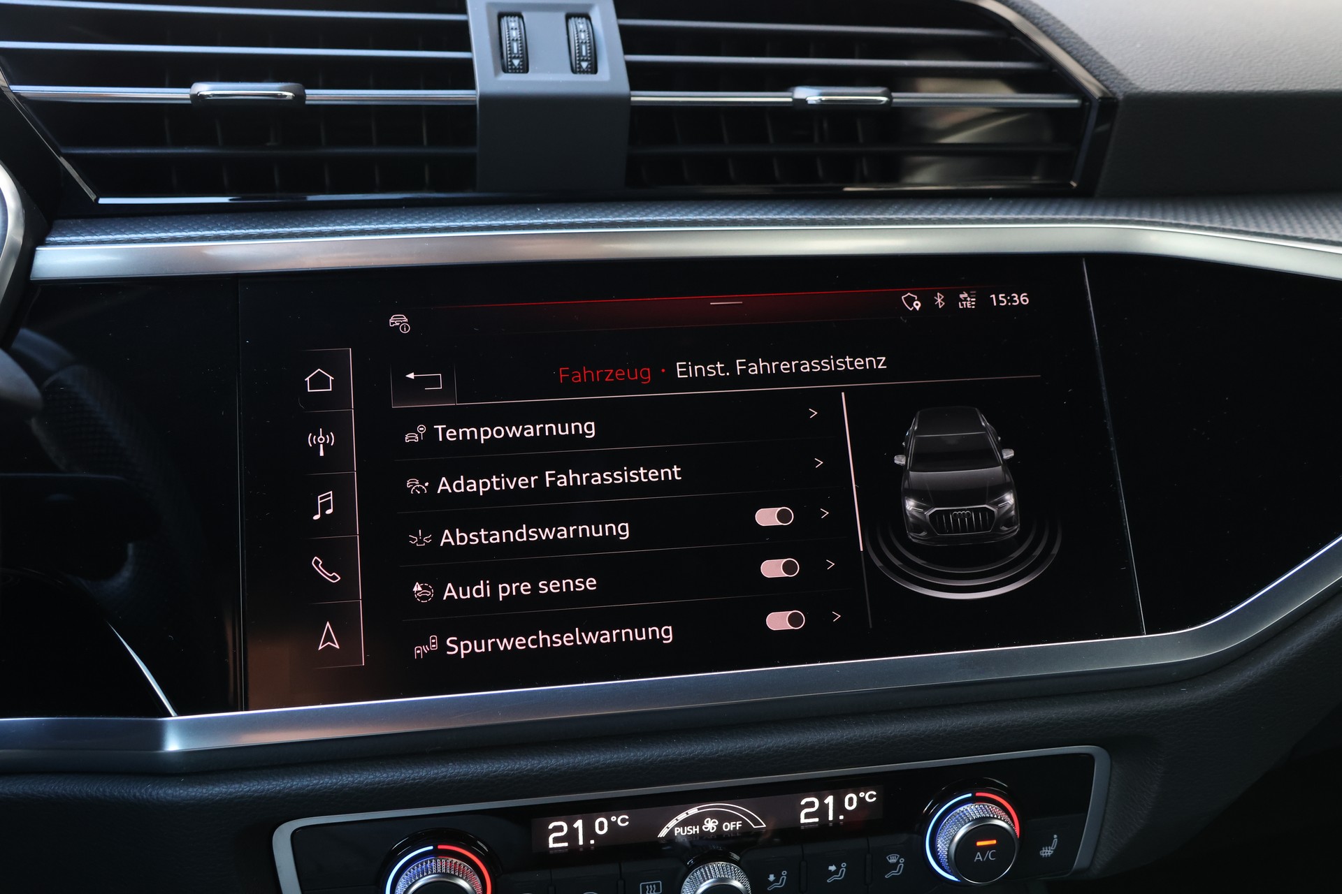 AUDI Q3 45 TFSI S line quattro S-tronic (CH)-image-24