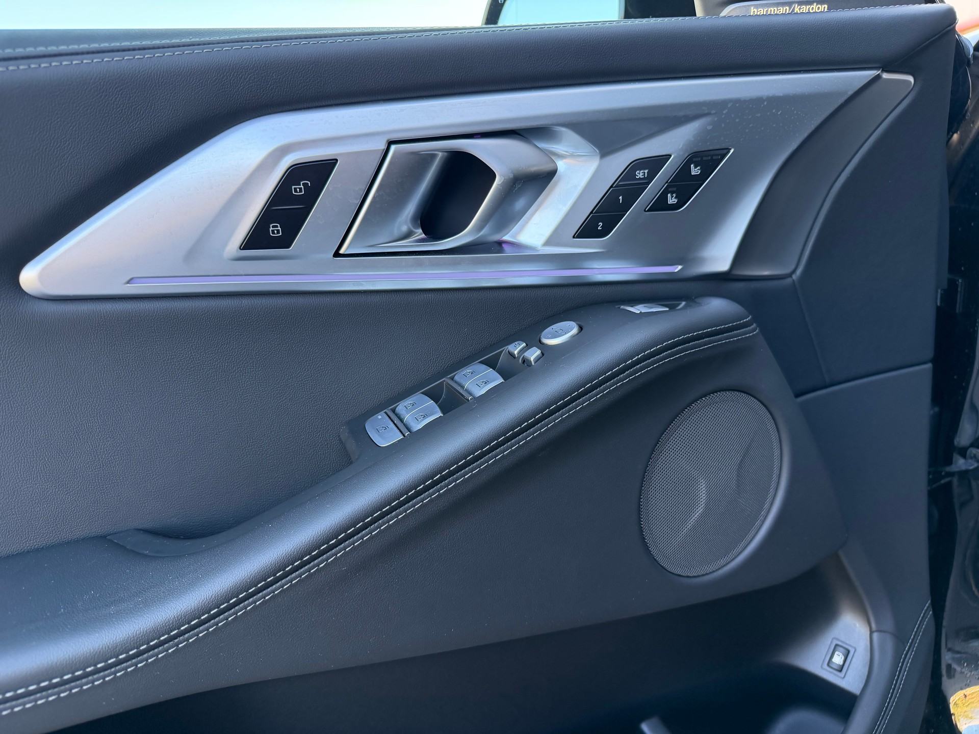 BMW XM xDrive 50e PHEV Steptronic-image-17