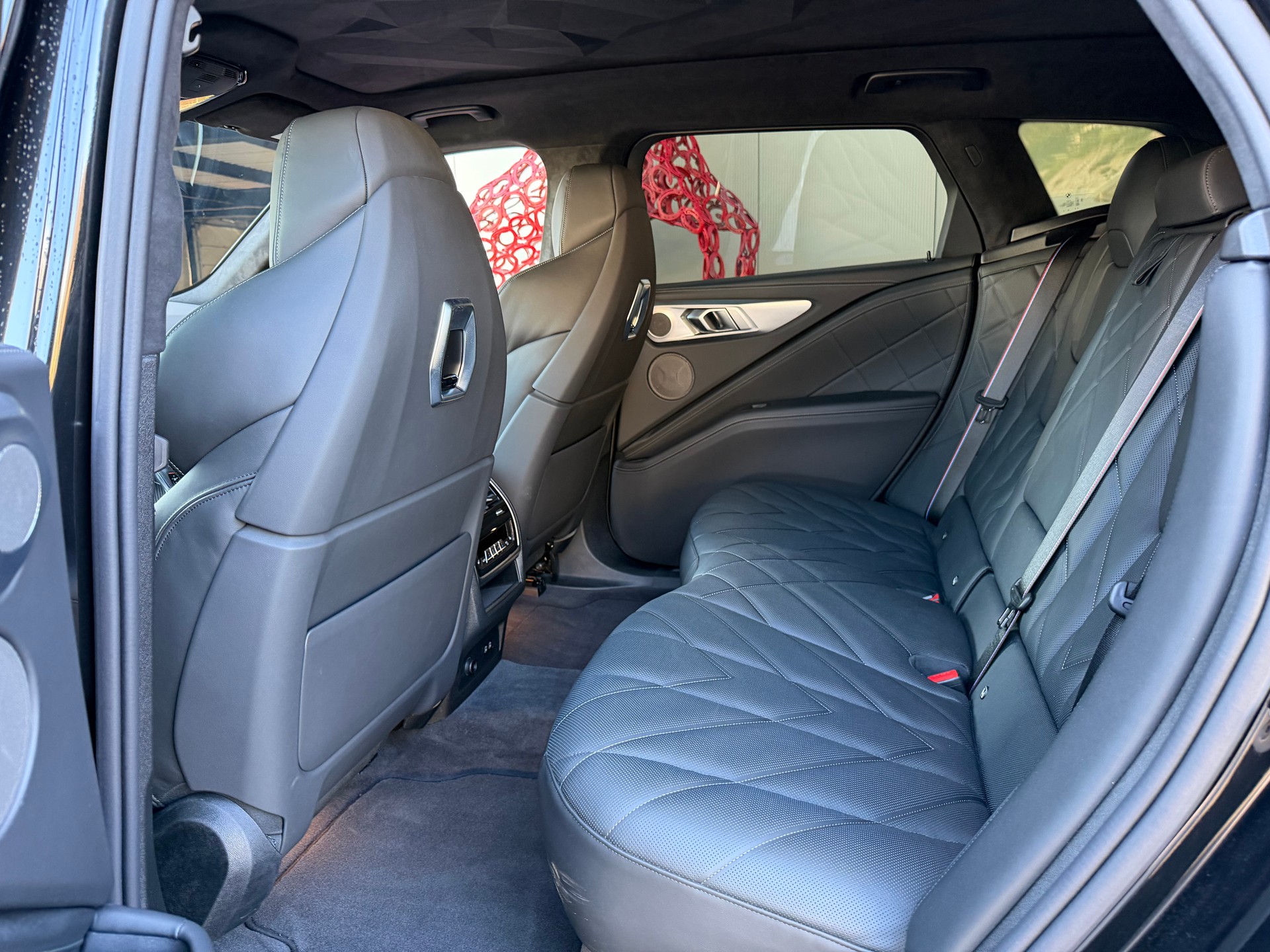 BMW XM xDrive 50e PHEV Steptronic-image-25