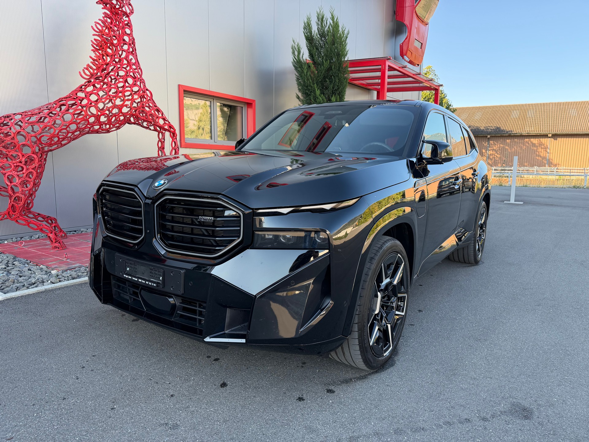 BMW XM xDrive 50e PHEV Steptronic-image-0