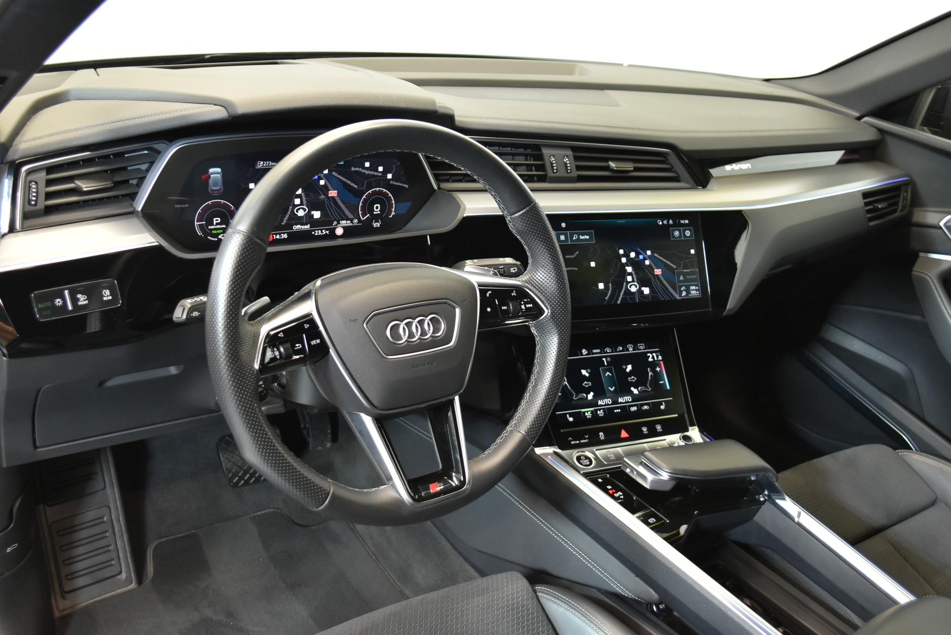 AUDI e-tron 55 Advanced quattro-image-5
