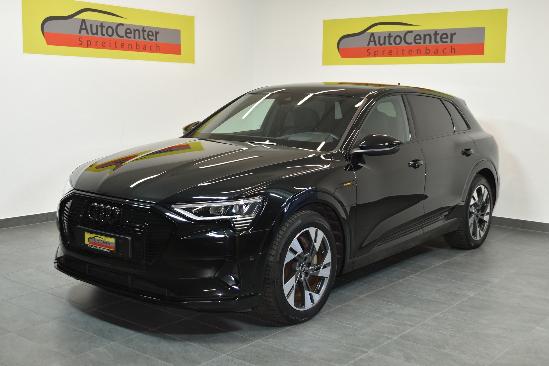 AUDI e-tron 55 Advanced quattro-image-1