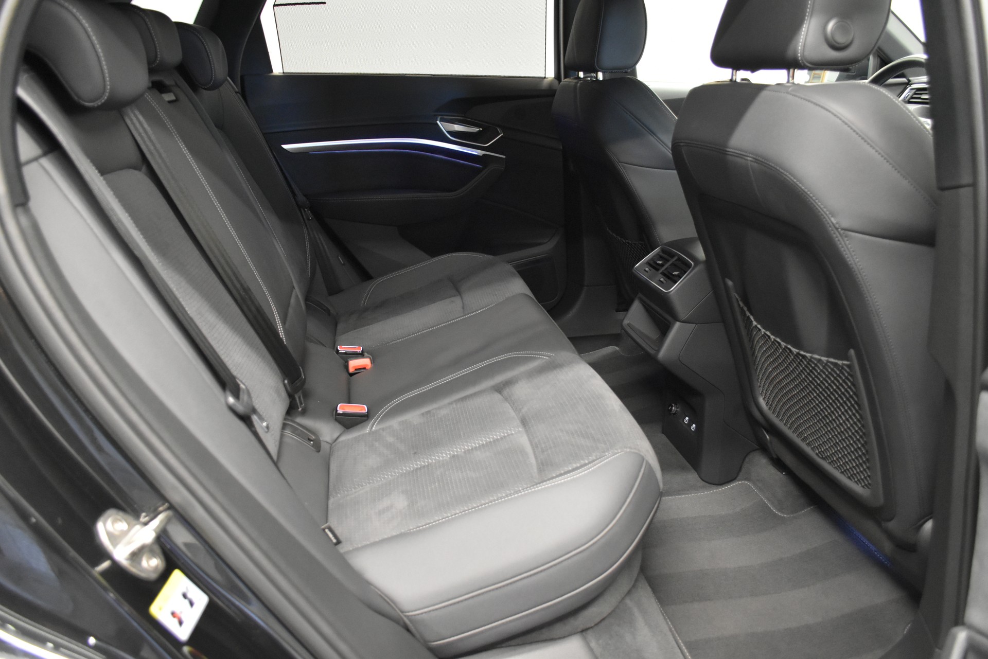 AUDI e-tron 55 Advanced quattro-image-7