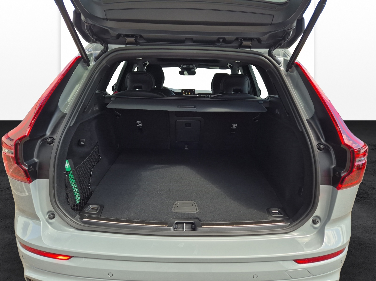 VOLVO XC60 2.0 T6 TE Black Edition eAWD-image-18