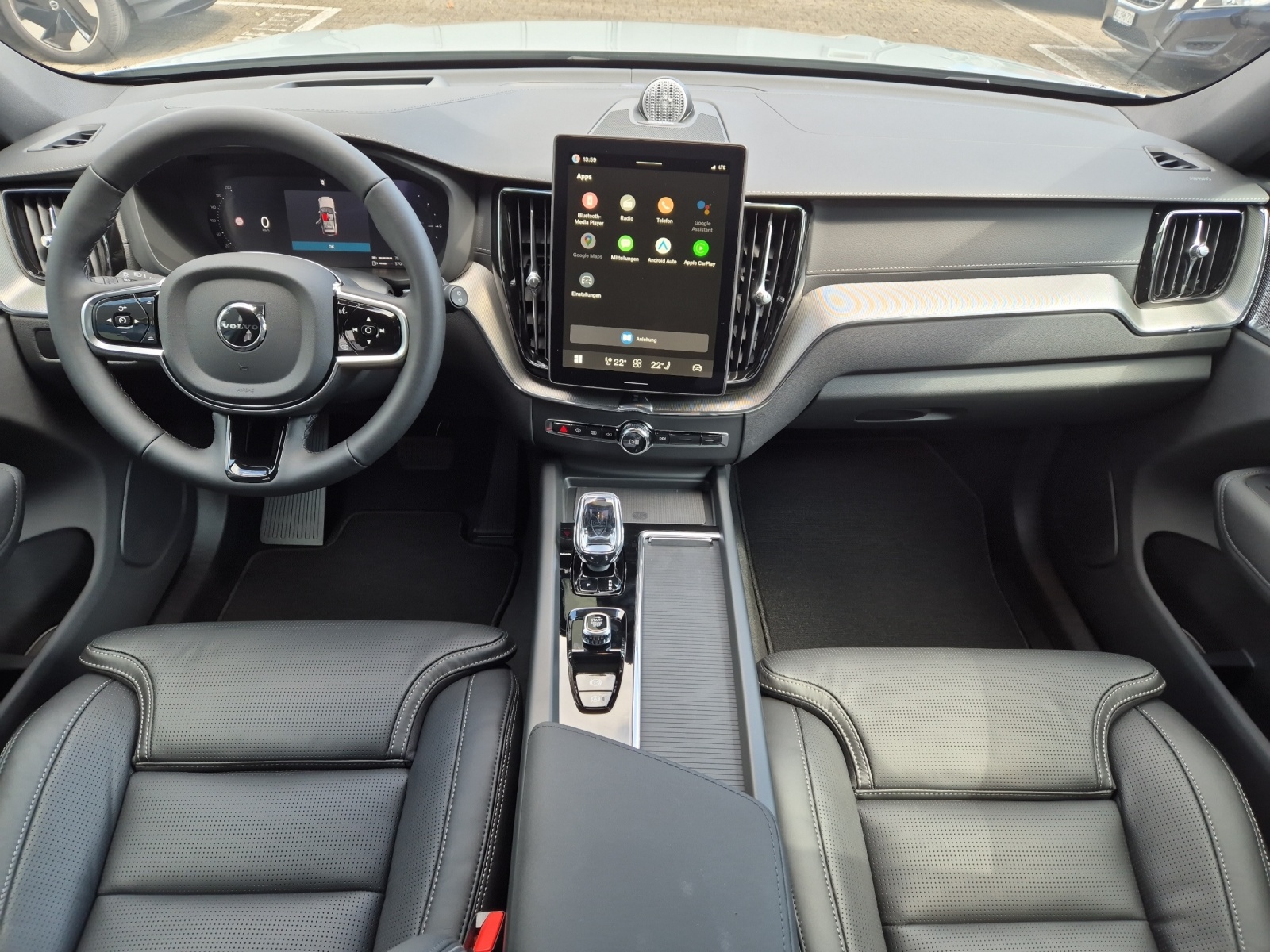 VOLVO XC60 2.0 T6 TE Black Edition eAWD-image-10