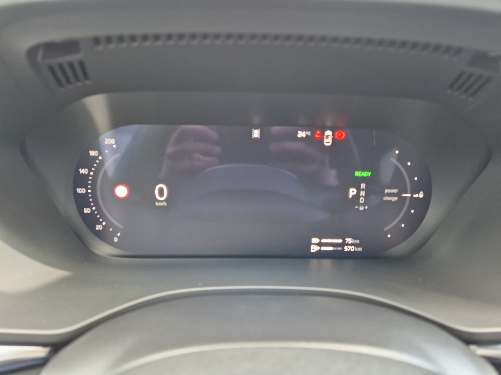 VOLVO XC60 2.0 T6 TE Black Edition eAWD-image-12