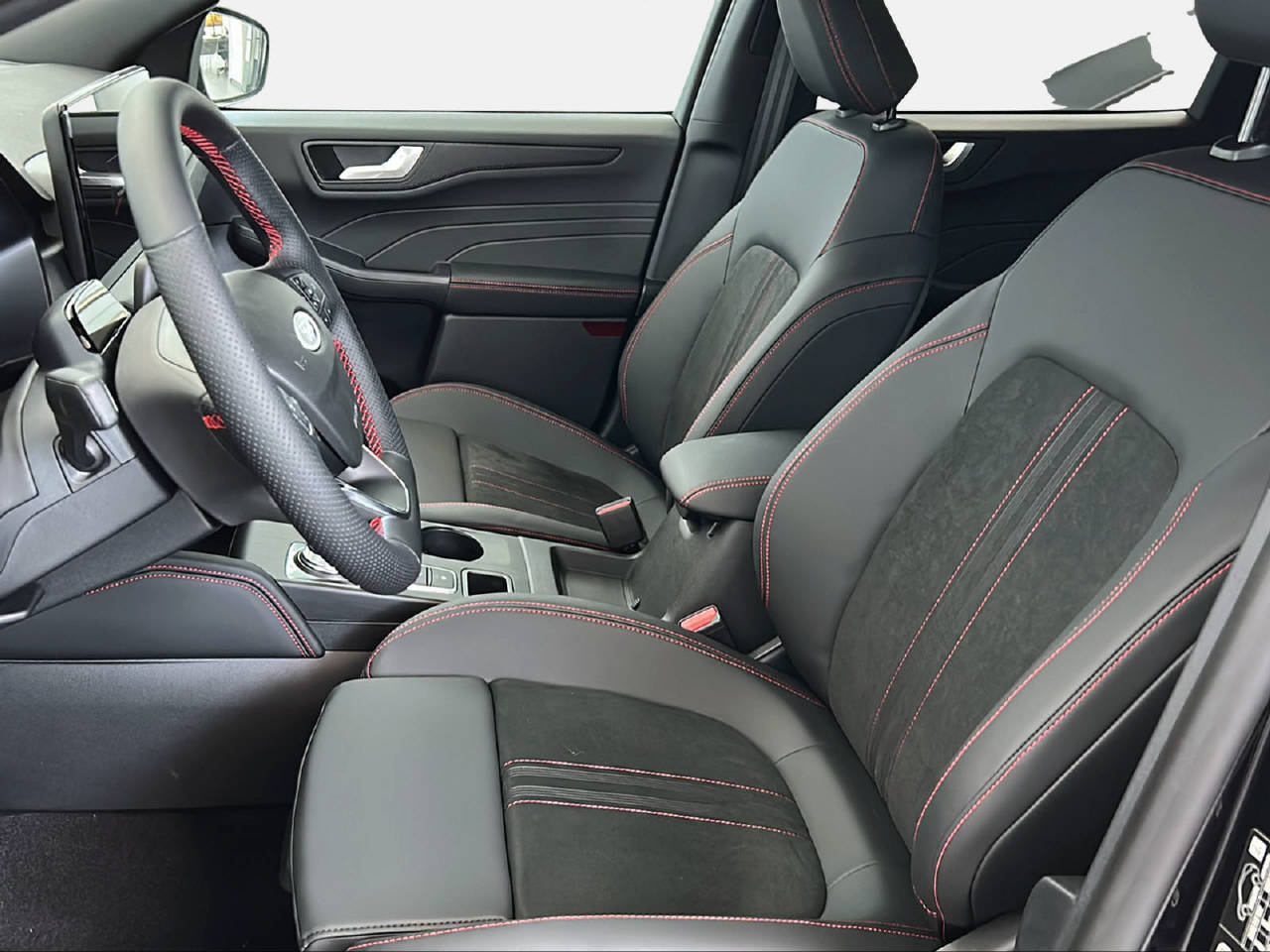 FORD Kuga 2.5 Hybrid ST-Line X 4x4-image-2