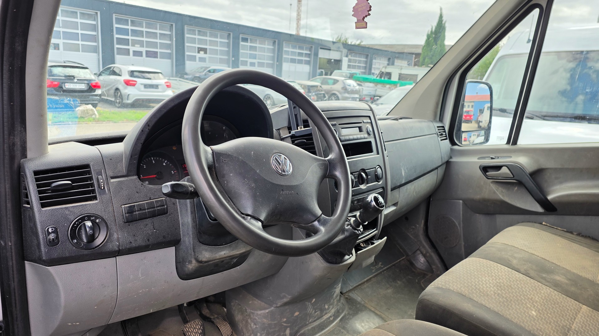 VW Crafter 35L 2.0 TDI CR-image-7