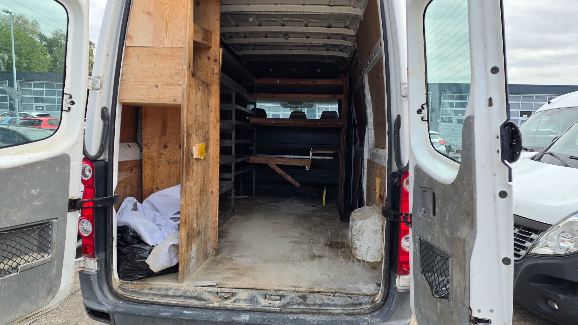 VW Crafter 35L 2.0 TDI CR-image-4