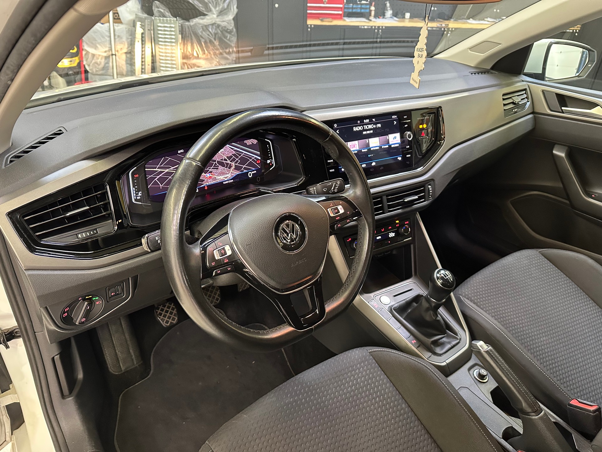 VW Polo 1.0 TSI BMT Trendline-image-7