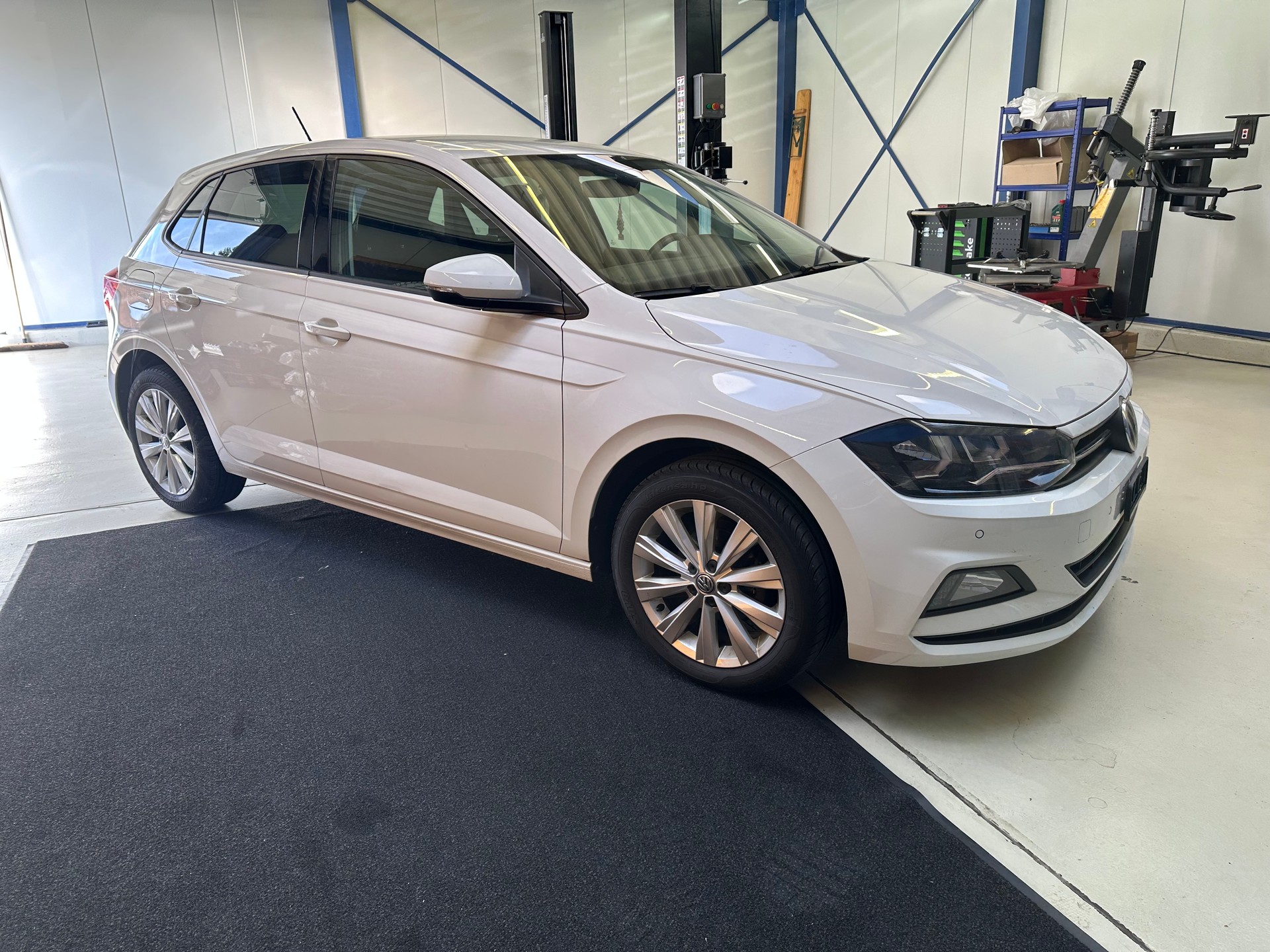 VW Polo 1.0 TSI BMT Trendline-image-2
