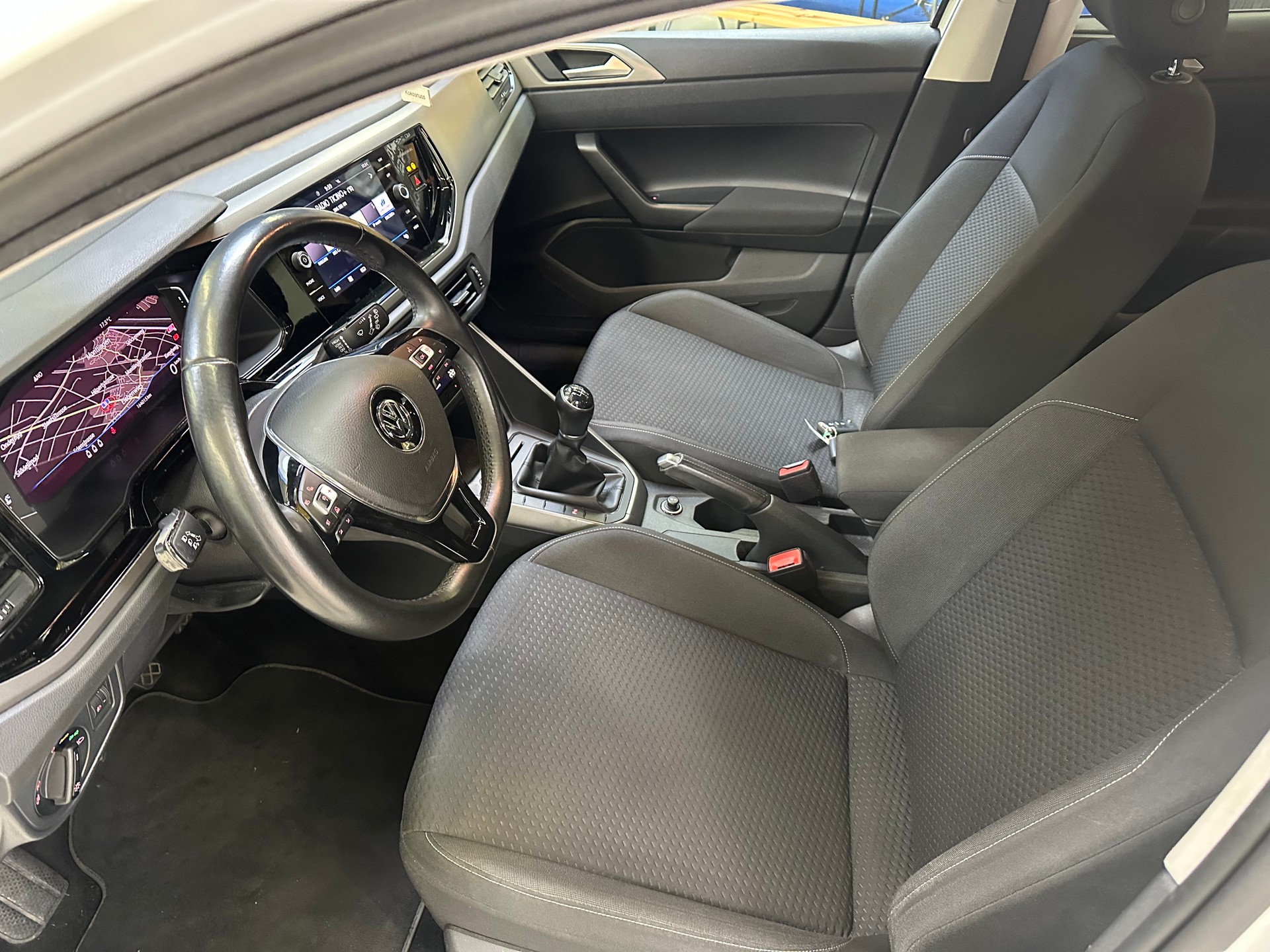 VW Polo 1.0 TSI BMT Trendline-image-8