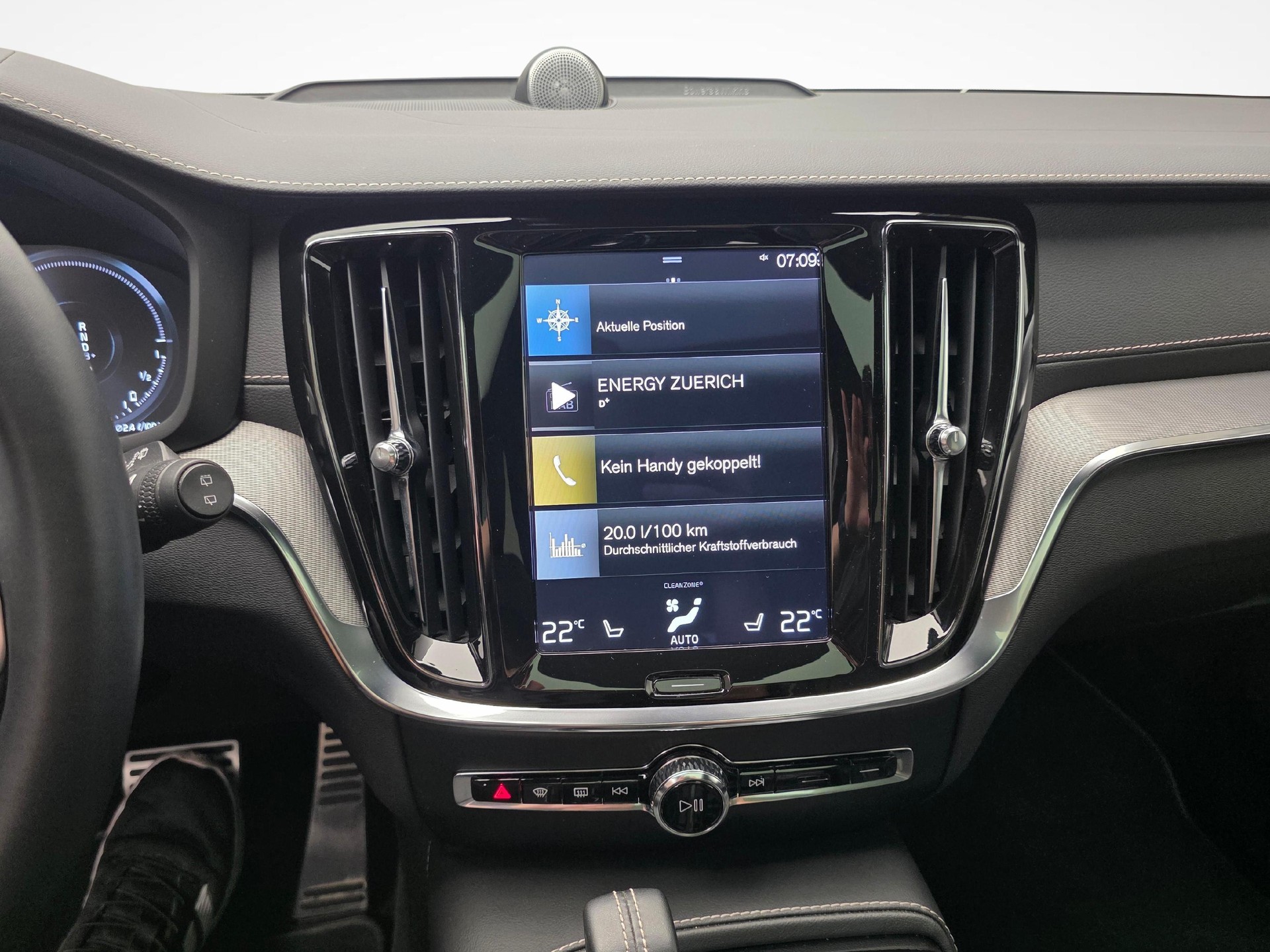 VOLVO V60 2.0 T6 TE R-Design eAWD-image-13