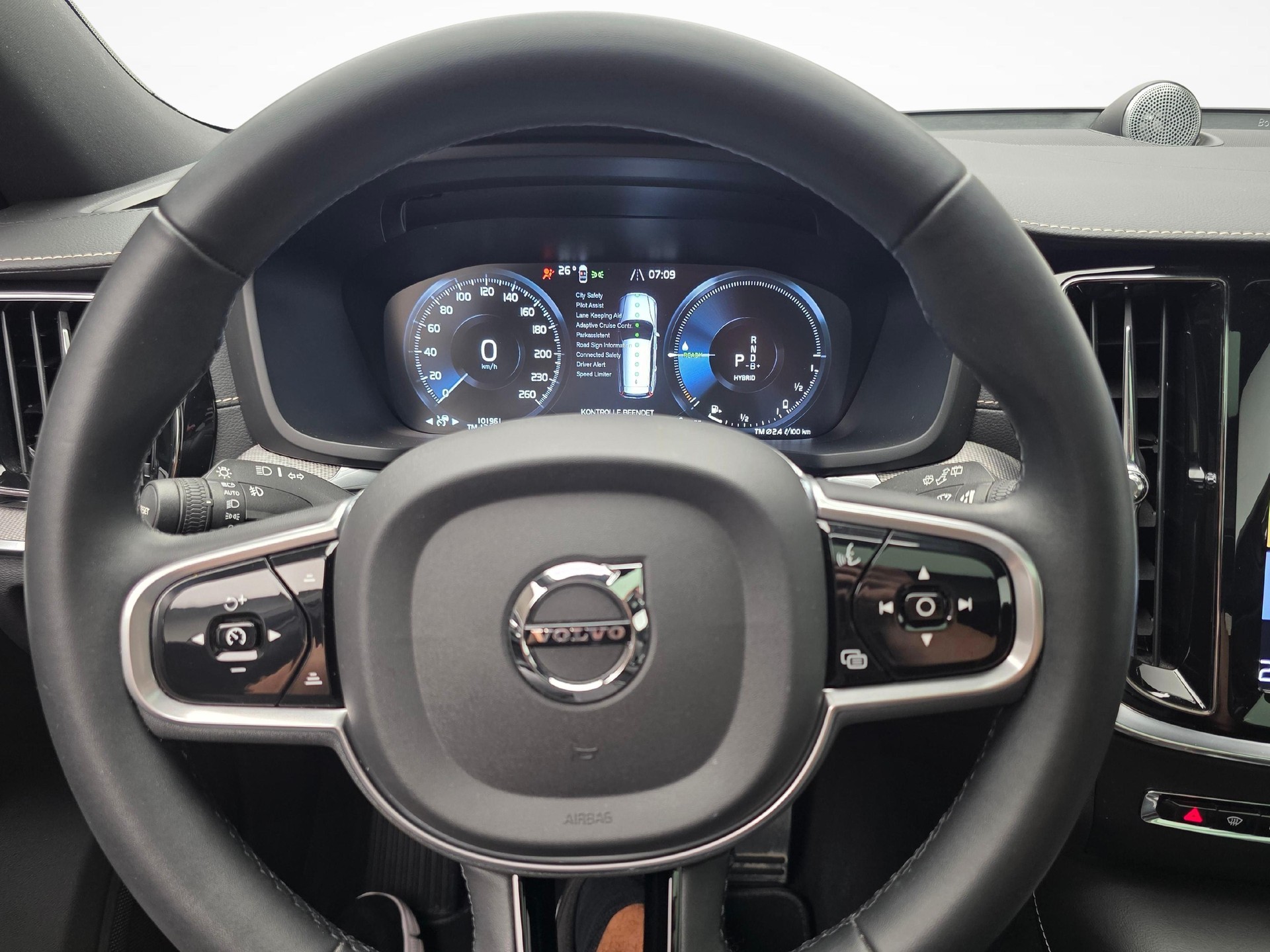 VOLVO V60 2.0 T6 TE R-Design eAWD-image-8