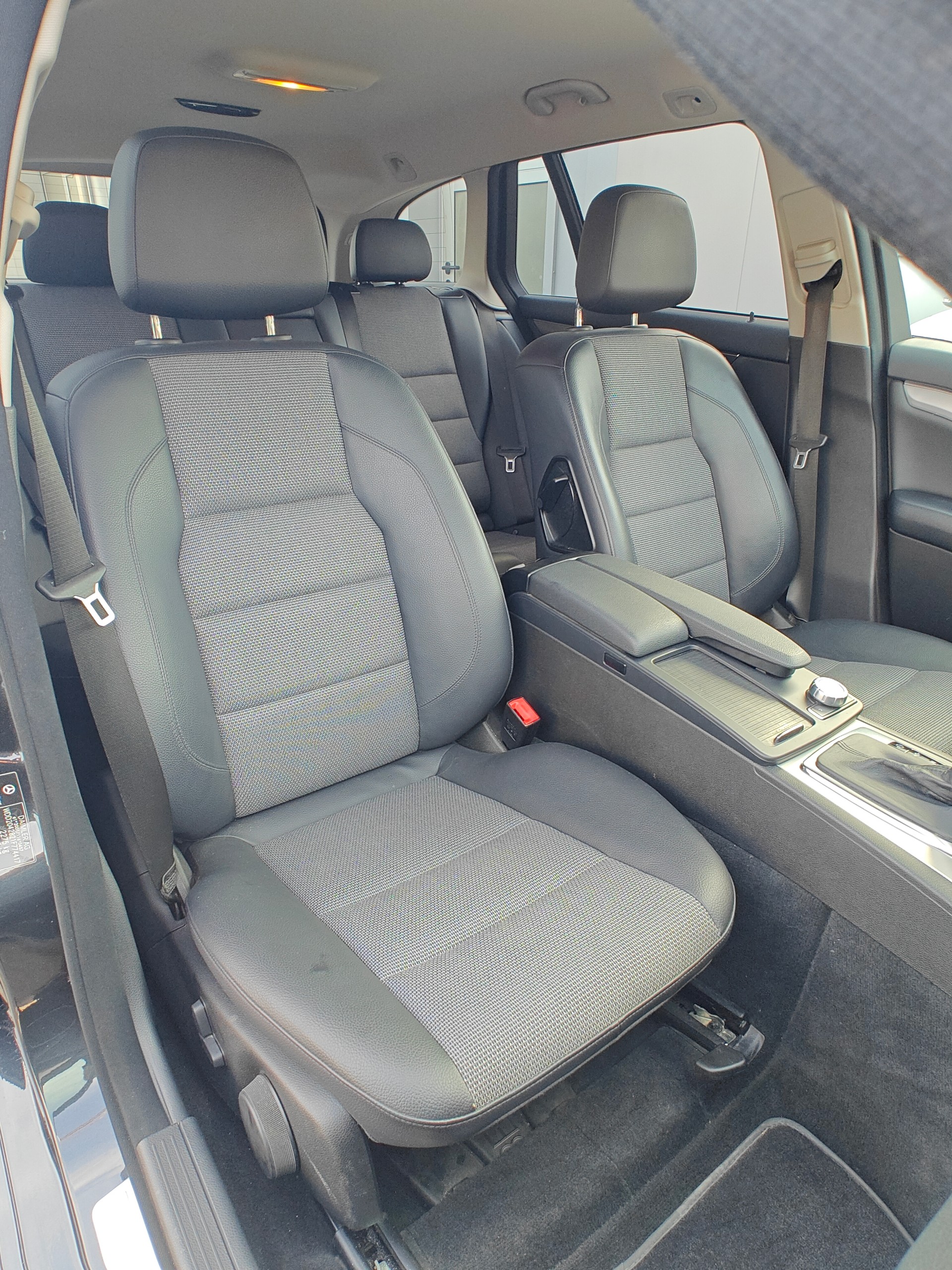 MERCEDES-BENZ C 250 CDI Avantgarde 4Matic 7G-Tronic-image-8