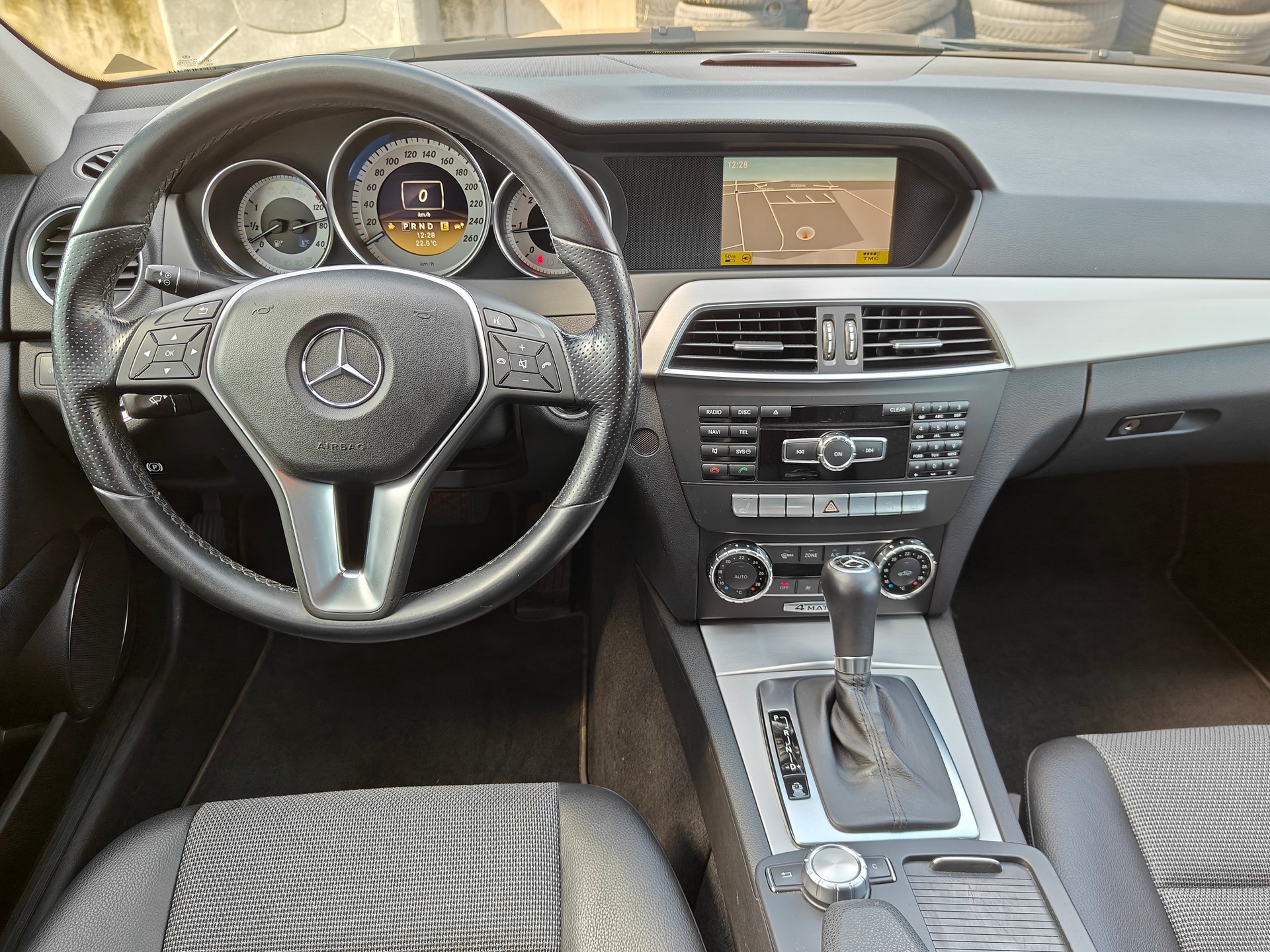 MERCEDES-BENZ C 250 CDI Avantgarde 4Matic 7G-Tronic-image-12