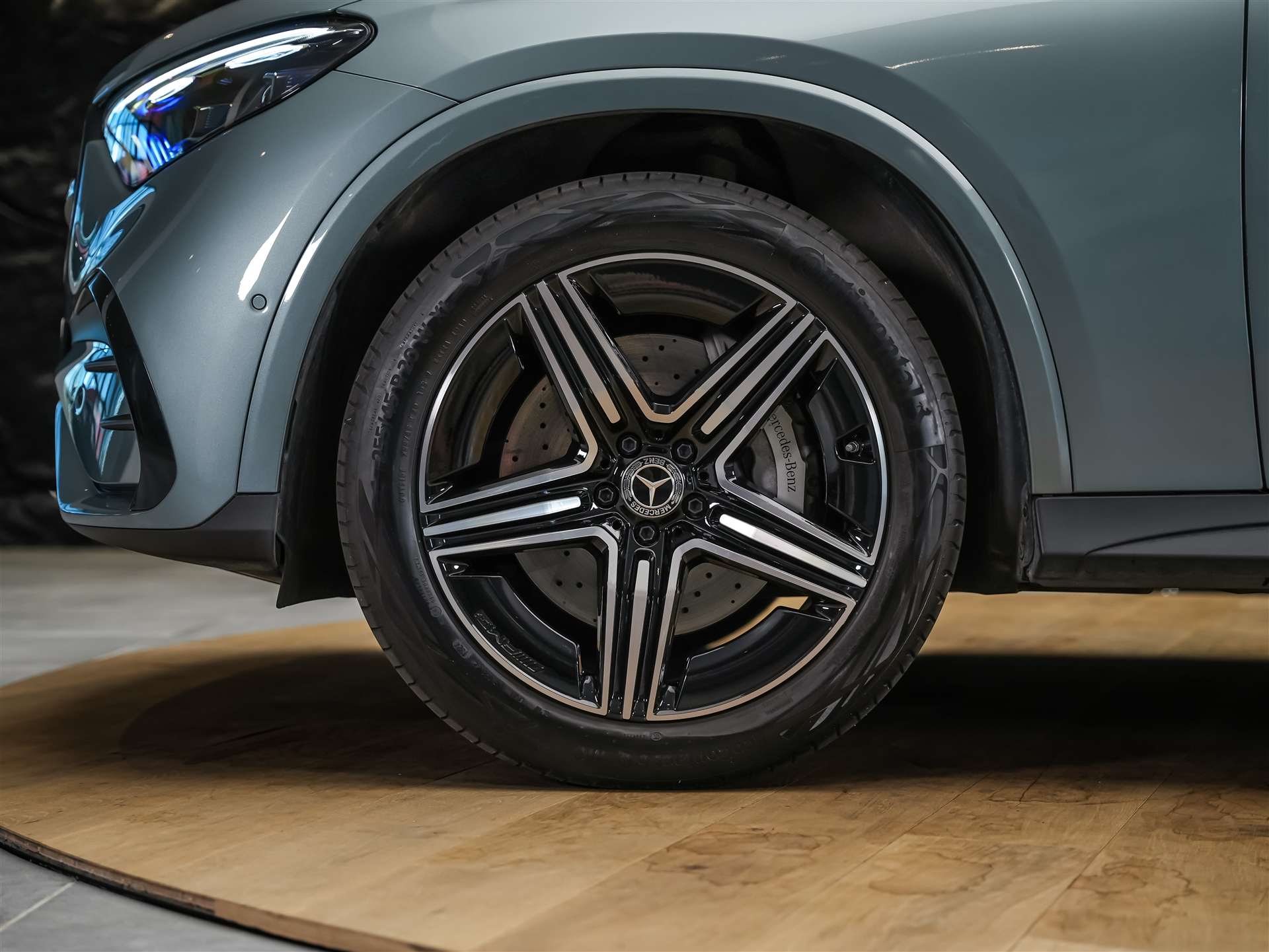 MERCEDES-BENZ GLC 300 d AMG Line 4matic *Werksgarantie*Digital Light*360°Kamera*-image-11