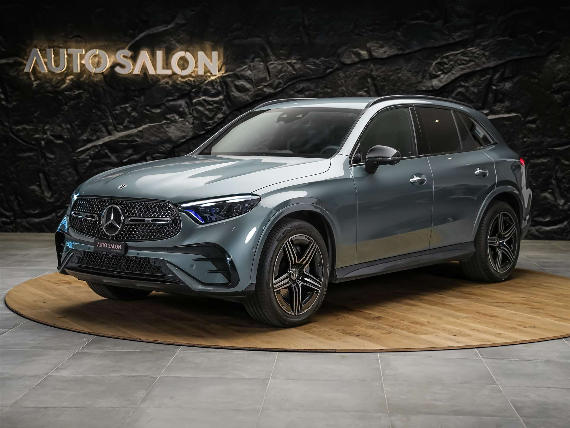 MERCEDES-BENZ GLC 300 d AMG Line 4matic *Werksgarantie*Digital Light*360°Kamera*-showroom-element-1